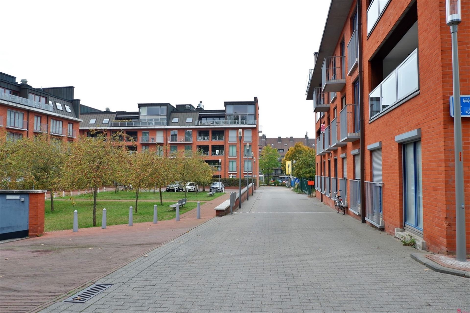 Ruim en lichtrijk appartement op wandelafstand van het centrum van Kortrijk foto 2