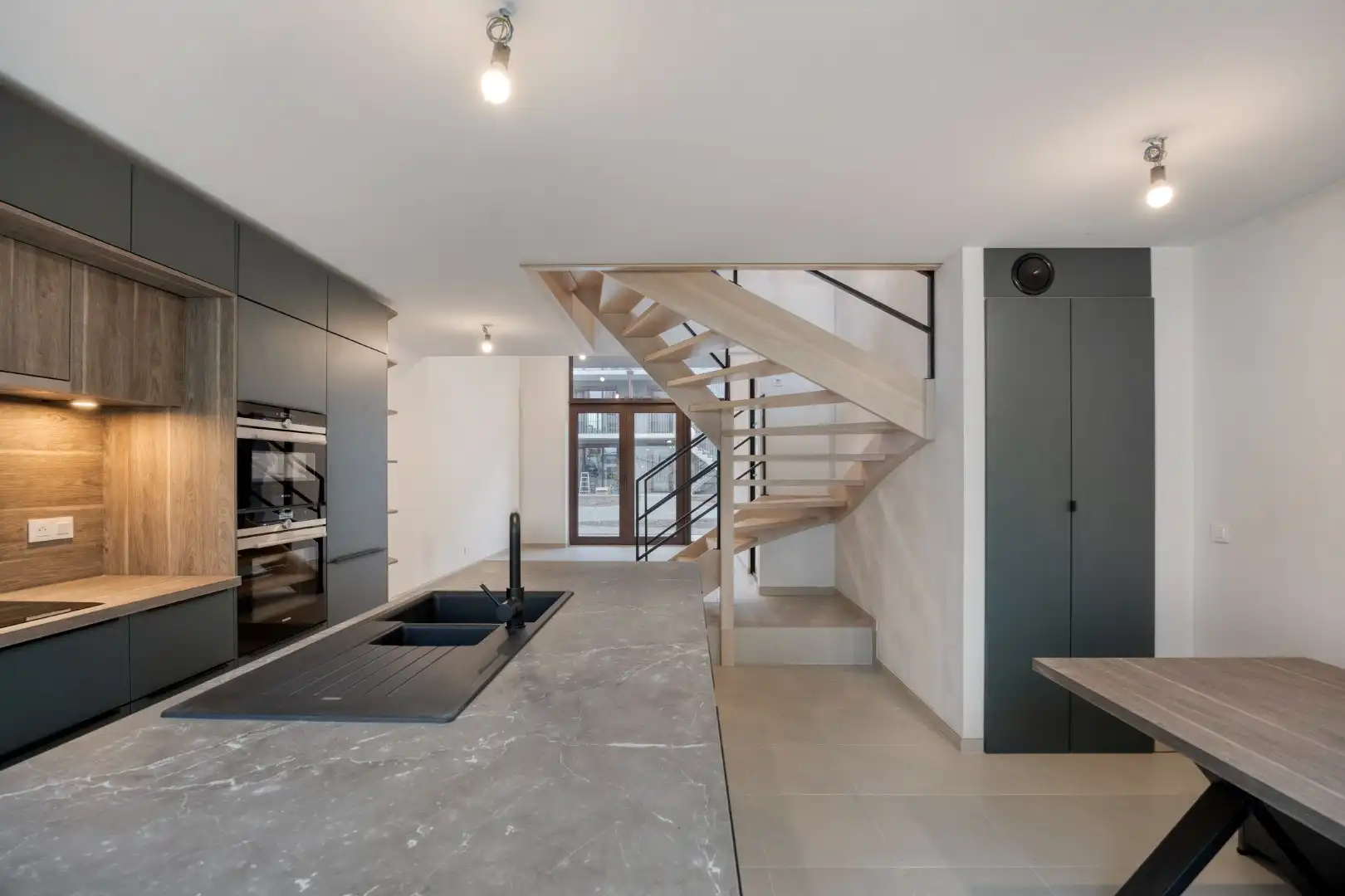 Nieuwbouwwoning met 3 slaapkamers, 3 badkamers, tuin, terras en autostaanplaats in Tienen – EPC 27 kWh/m² - bewoonbare opp. 172 m² foto 12