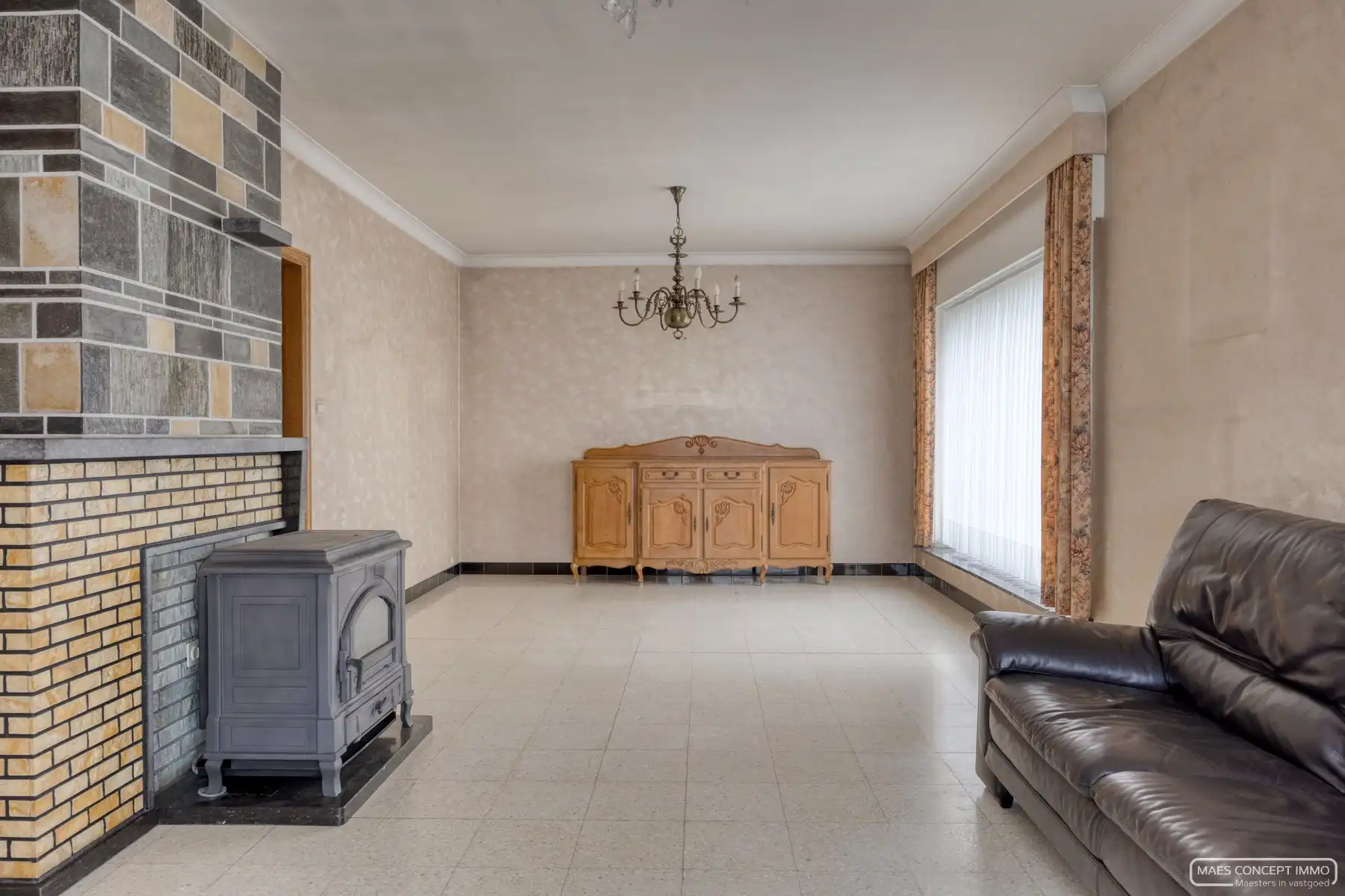 Te renoveren woning te koop te Anzegem met prachtig verzicht foto 4