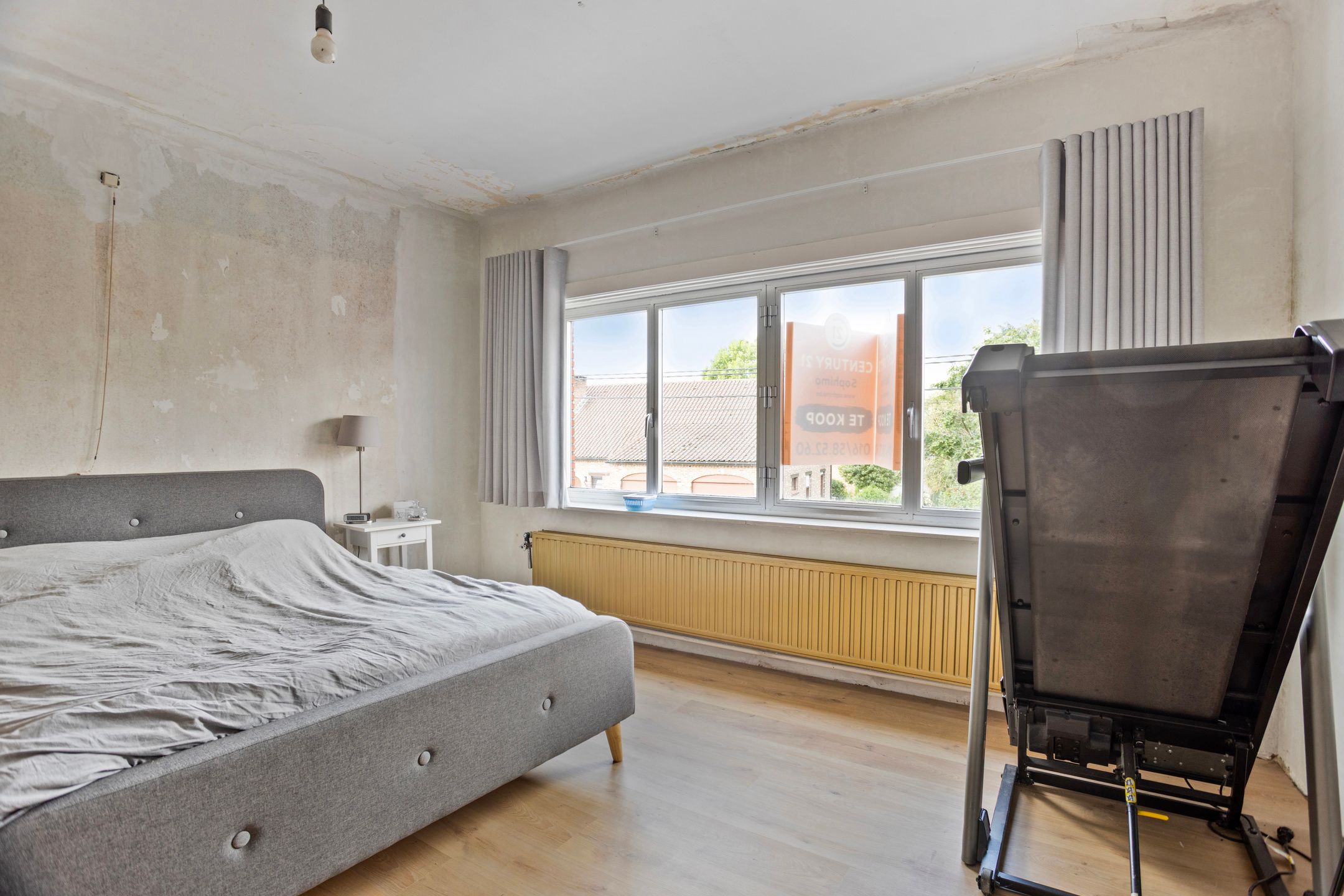 Ruime, deels gerenoveerde woning met veel potentieel foto 7