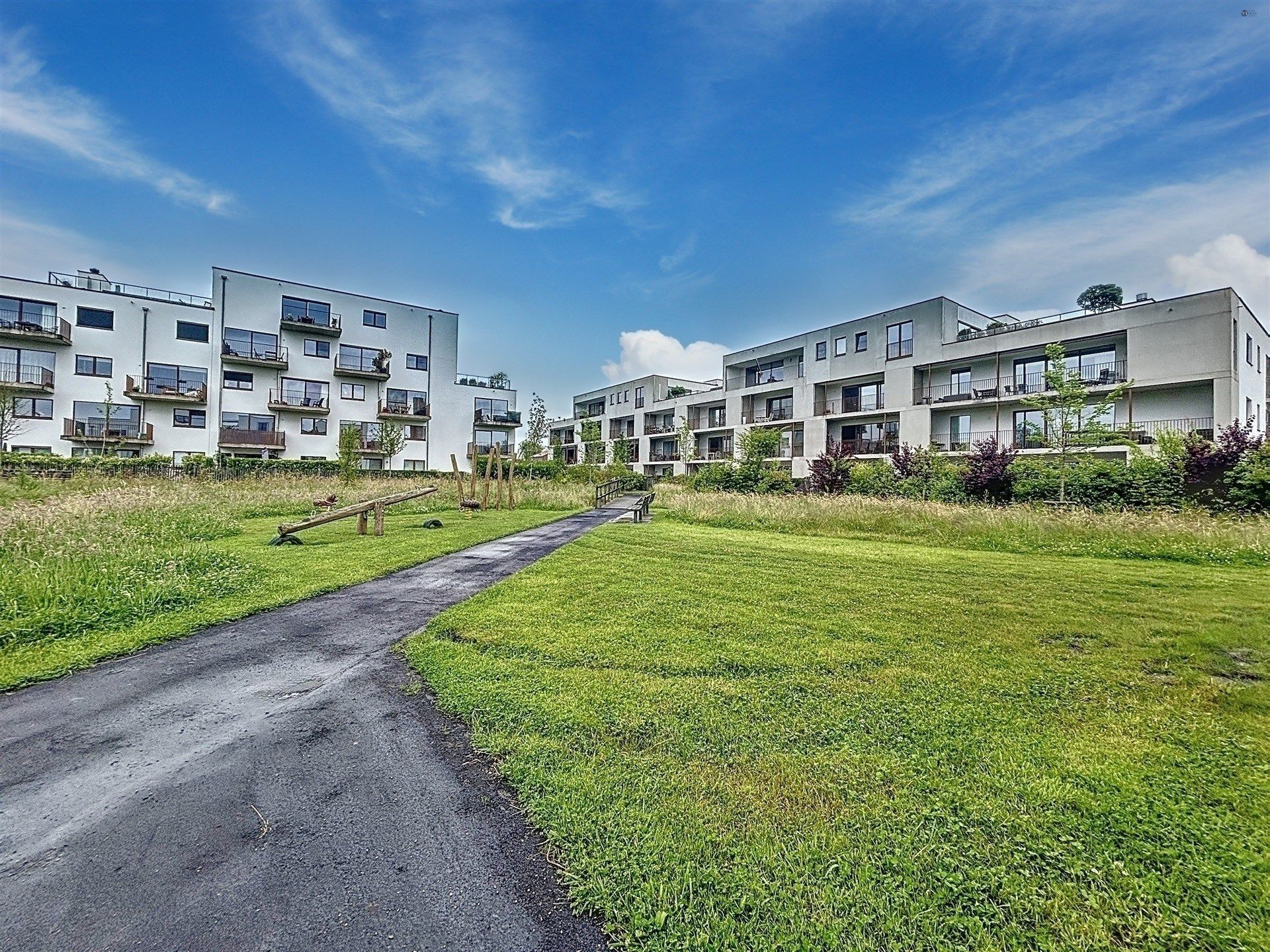 Recent en energiezuinig (A-label) appartement met groot overdekt terras, ondergrondse autostaanplaats en privatieve berging. foto 14