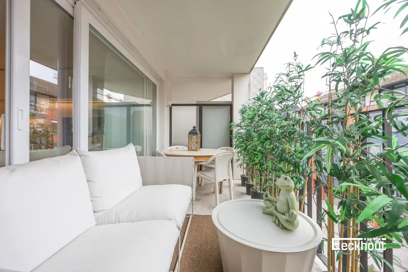 Instapklaar appartement met ruim zonneterras in het centrum van Oostende! foto {{pictureIndex}}