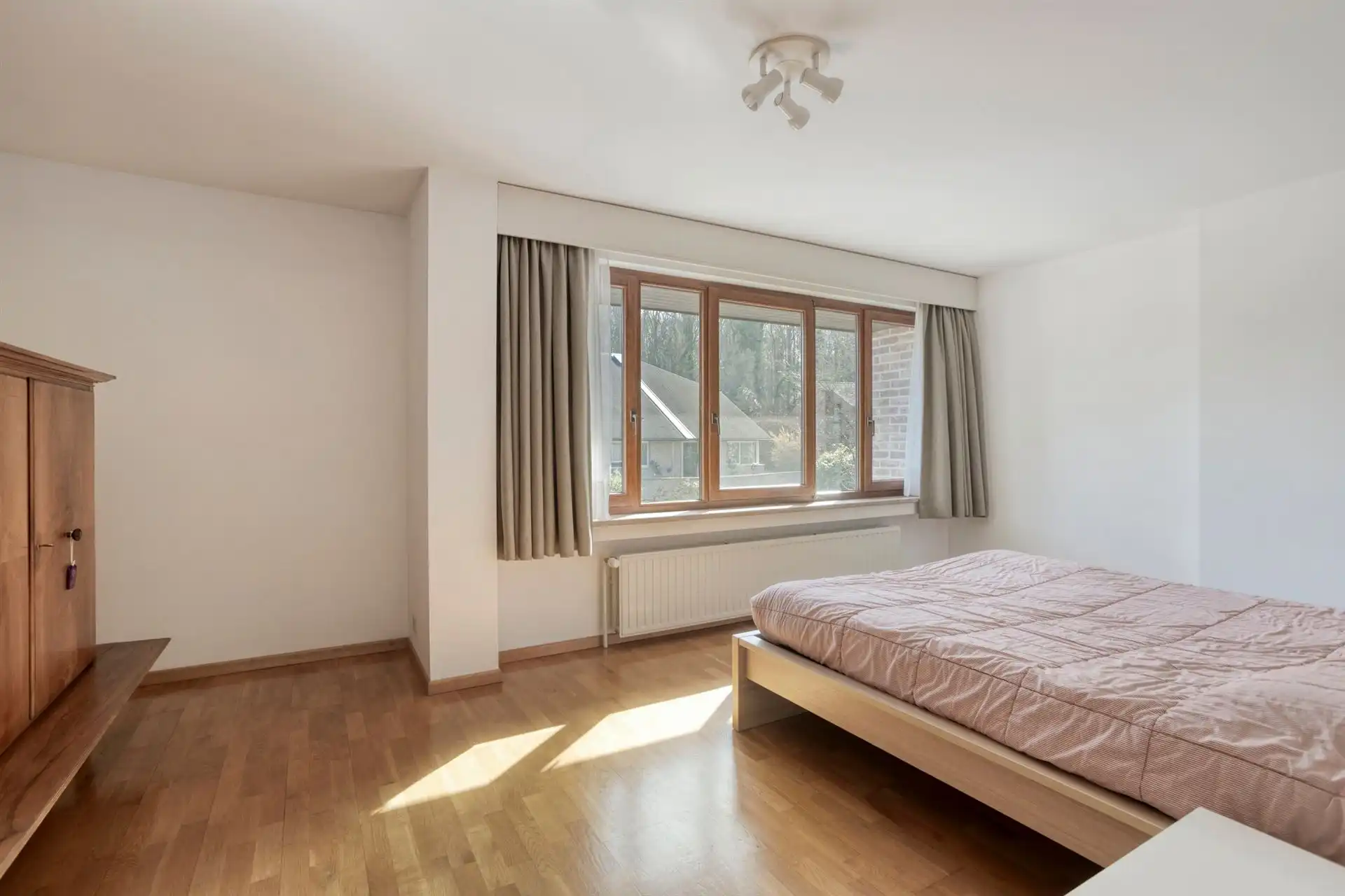 Prachtige en ruime villa in Arboretum wijk foto 15