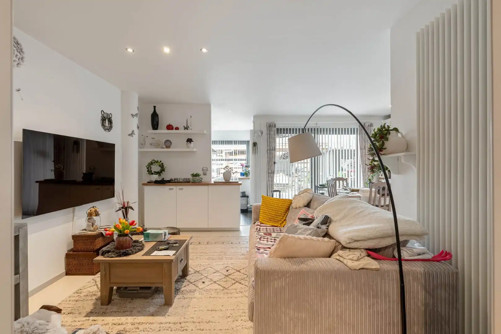 Gelijkvloers INVESTERINGSAPPARTEMENT vlakbij centrum met fraai terras en autostandplaats. foto 7