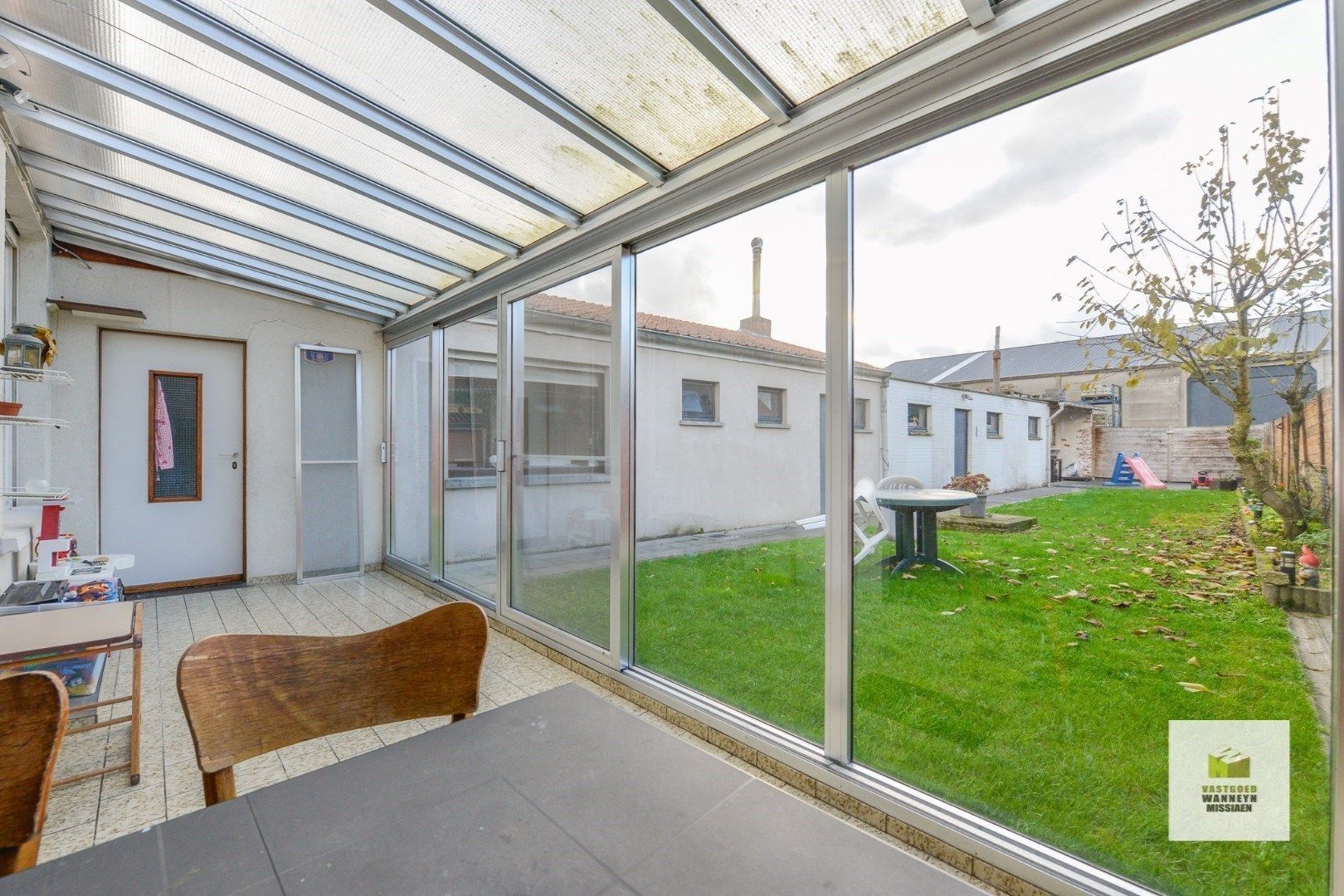 Te renoveren woning met 3 slaapkamers, tuin en garage te centrum Doomkerke foto 16