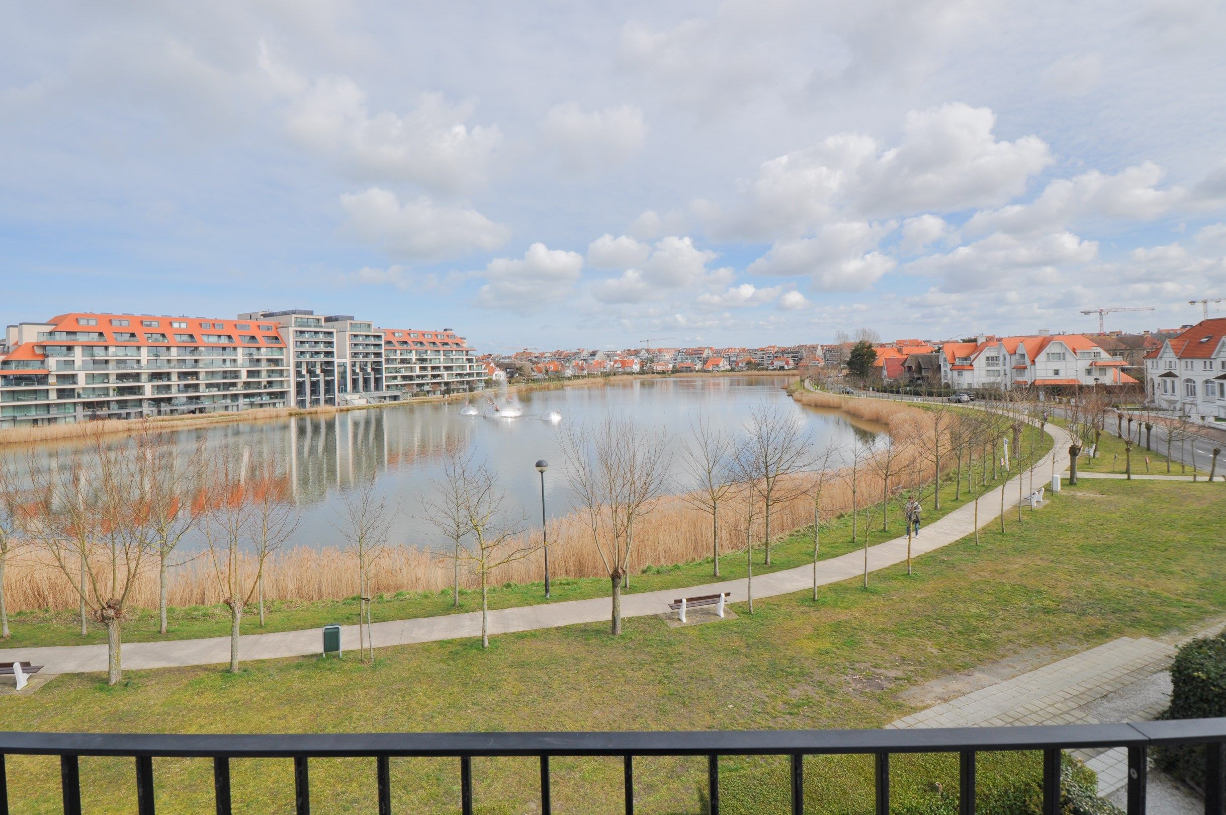 Lichtrijk appartement met een prachtig zicht op het Zegemeer. foto 3