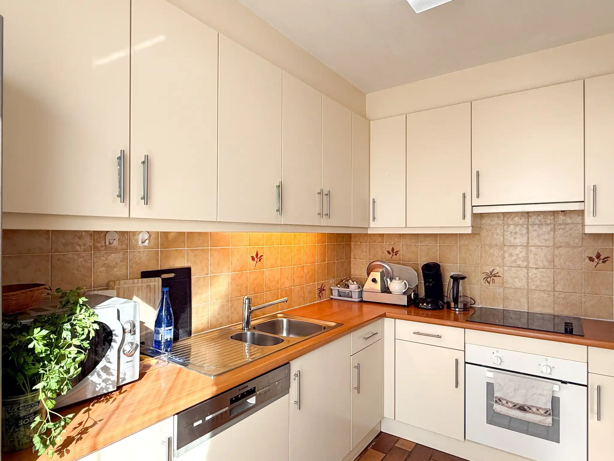 Gunstig gelegen appartement dichtbij het centrum van Beveren foto 3