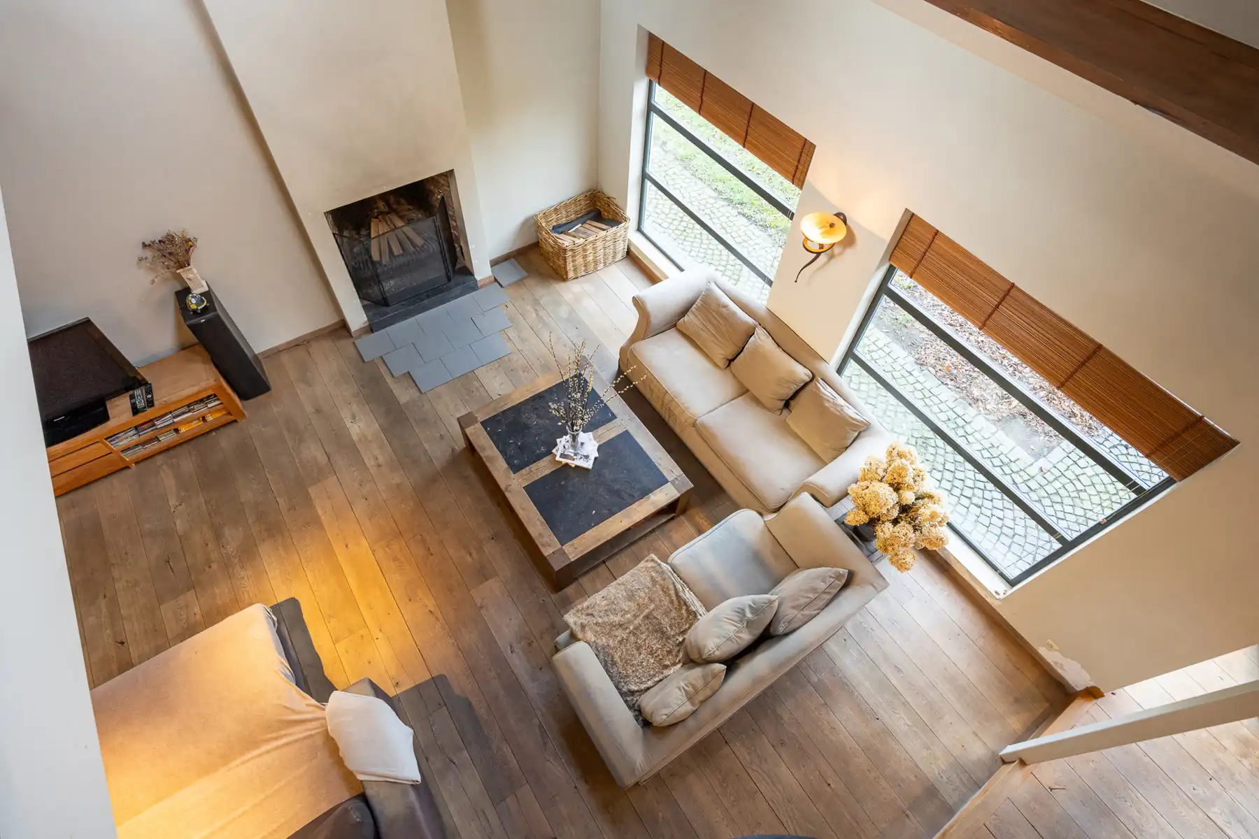 Gerenoveerde hoeve met weiland en stallen op ca. 11 000 m²  foto 15