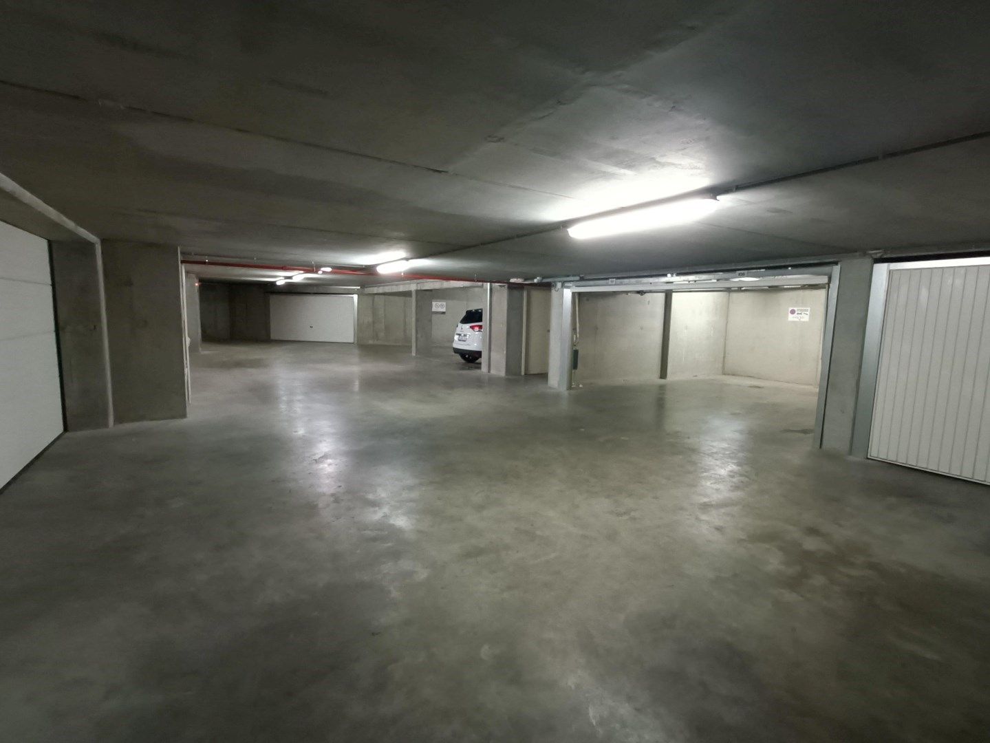 Garagebox 2 plaatsen nabij Driehoeksplein foto 7