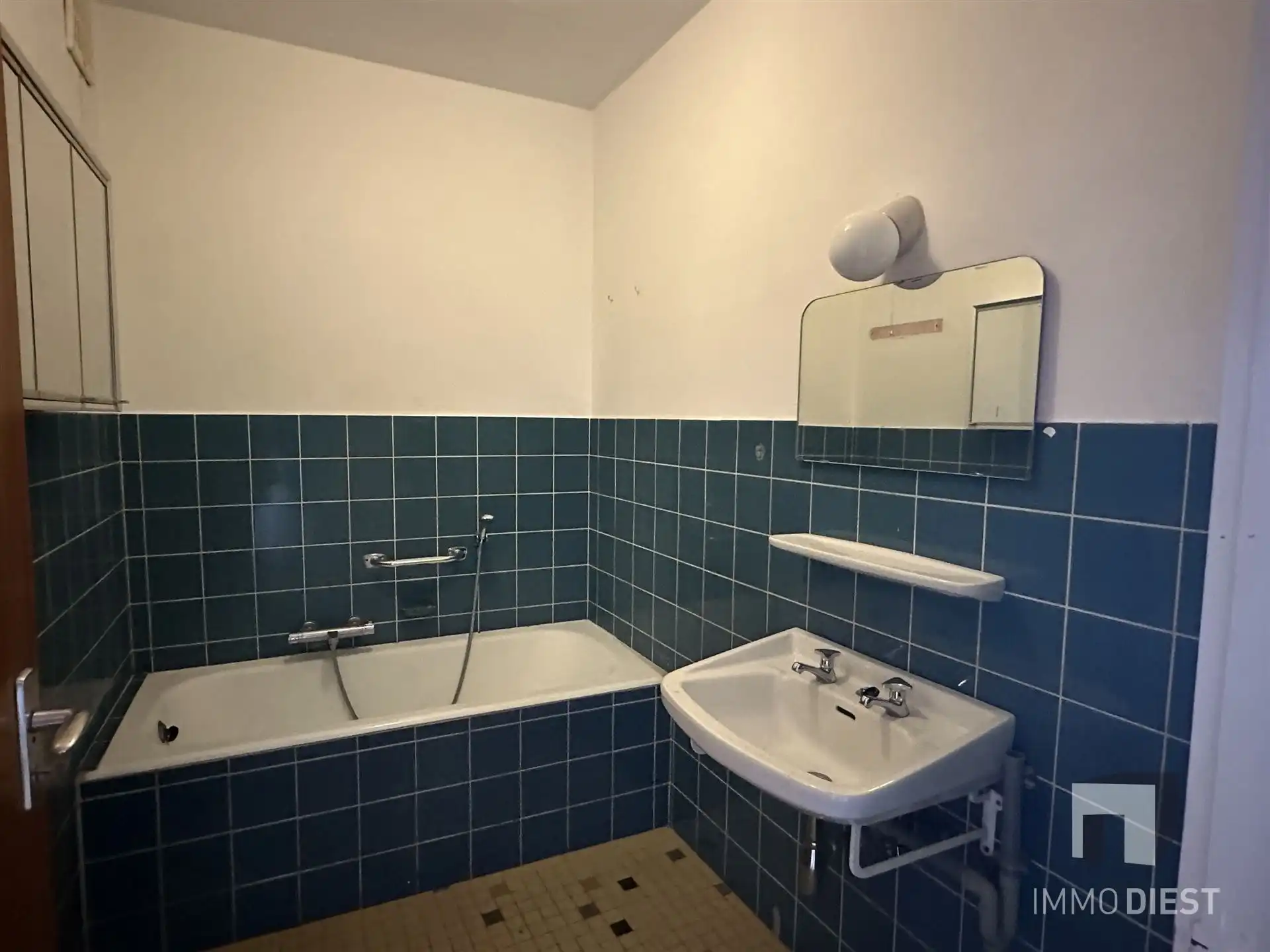 Degelijk appartement centrum Diest - ruime slaapkamer foto 12