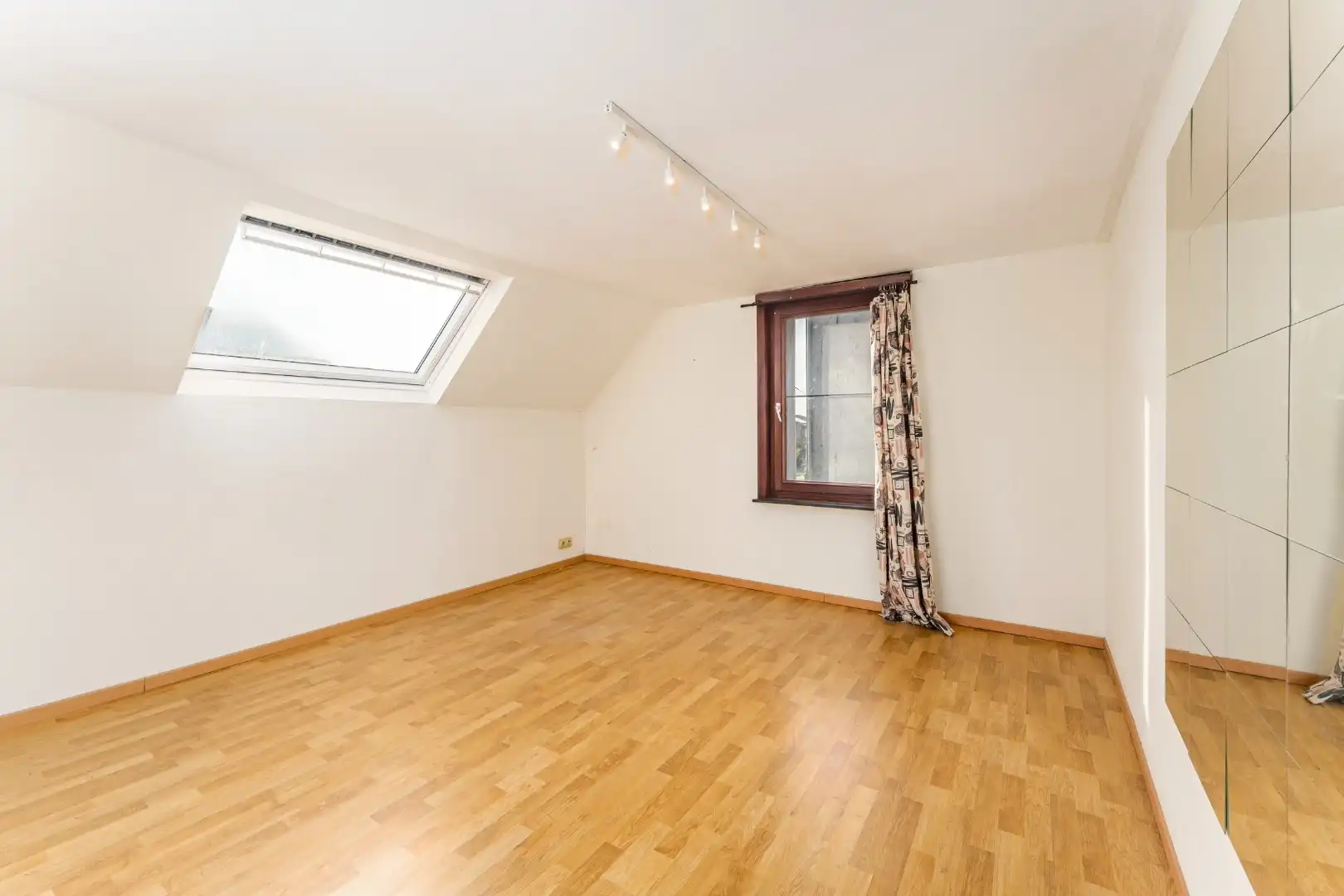 Charmante ruime woning met aangename tuinzone foto 8