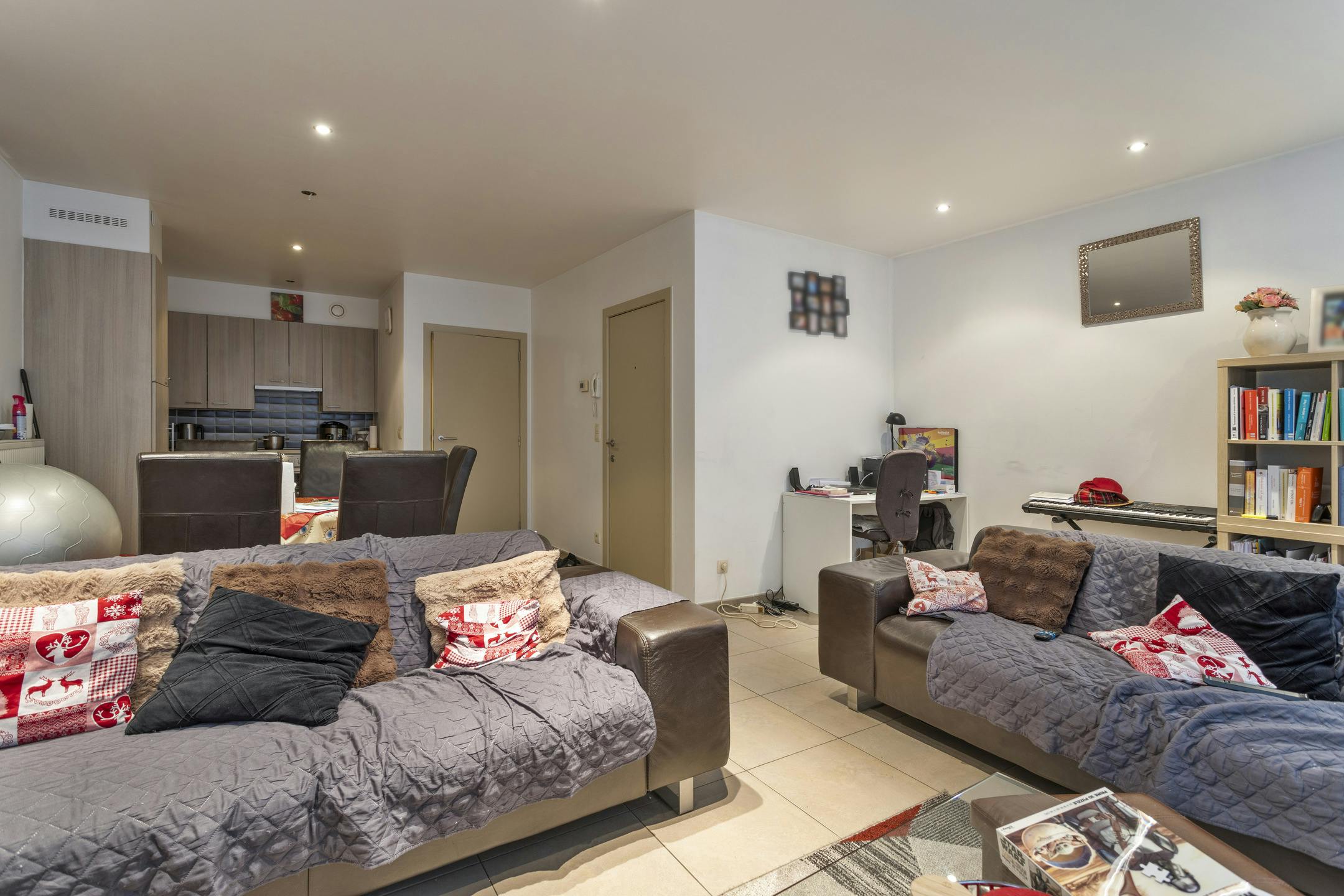 Gelijkvloers appartement te koop in het centrum van Zottegem foto 7