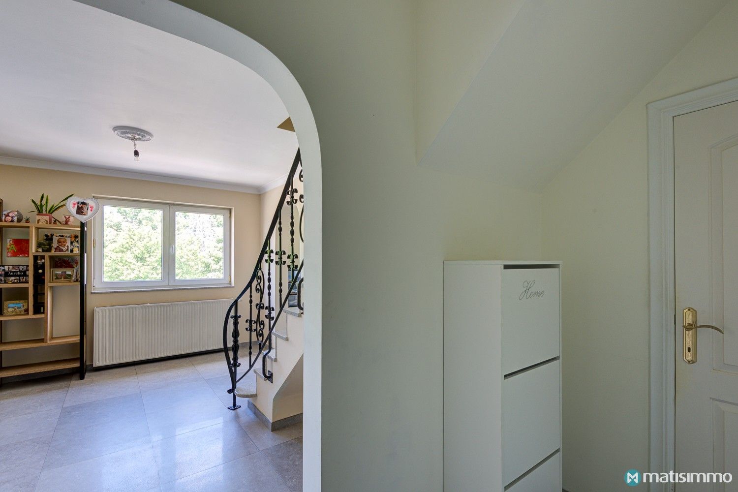 RUIM DUPLEXAPPARTEMENT MET 3 SLAAPKAMERS, AUTOSTAANPLAATS EN KELDERBERGING TE GENK foto 2