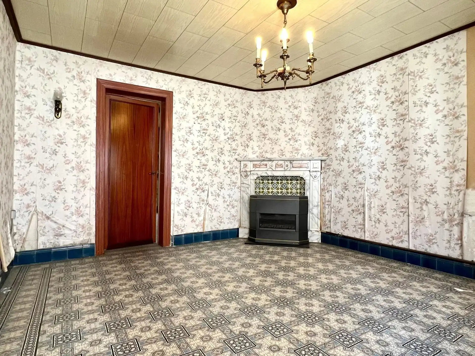 Te renoveren woning met potentieel! foto 7
