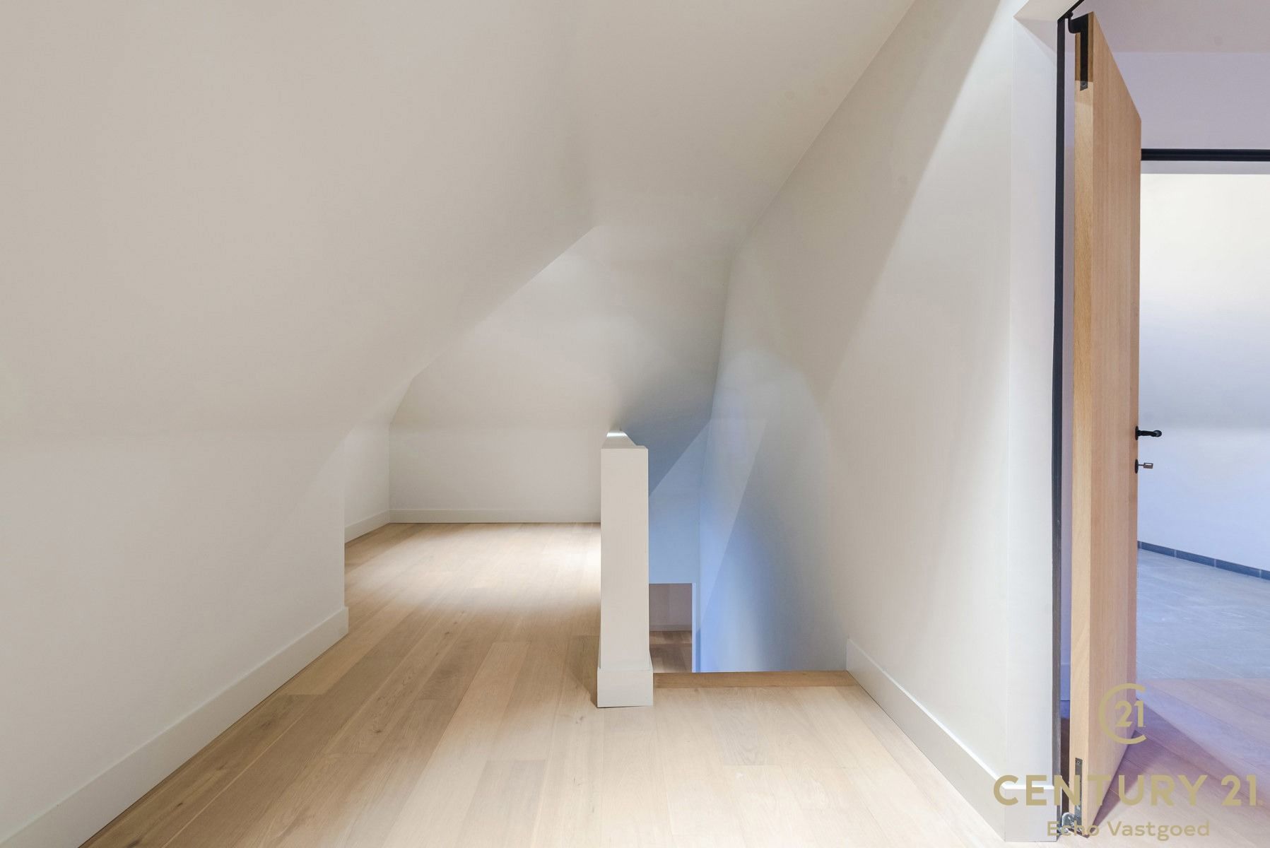 Unieke high-end villa met royaal woonoppervlak op 2415m² foto 25