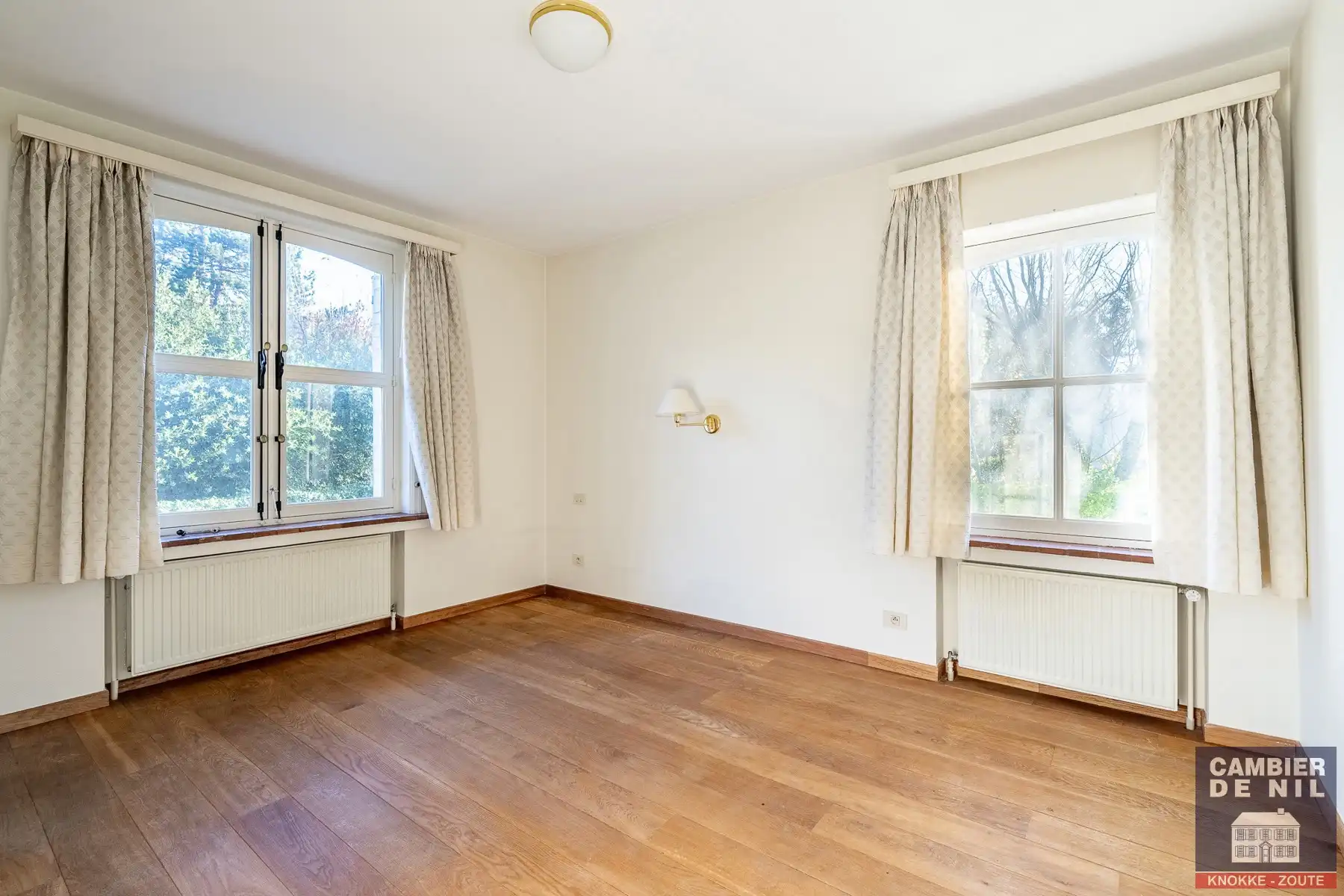 Charmante, ongemeubelde, vrijstaande villa in 2de lijn  in het zoute Zoute nabij de zee & tennis foto 13