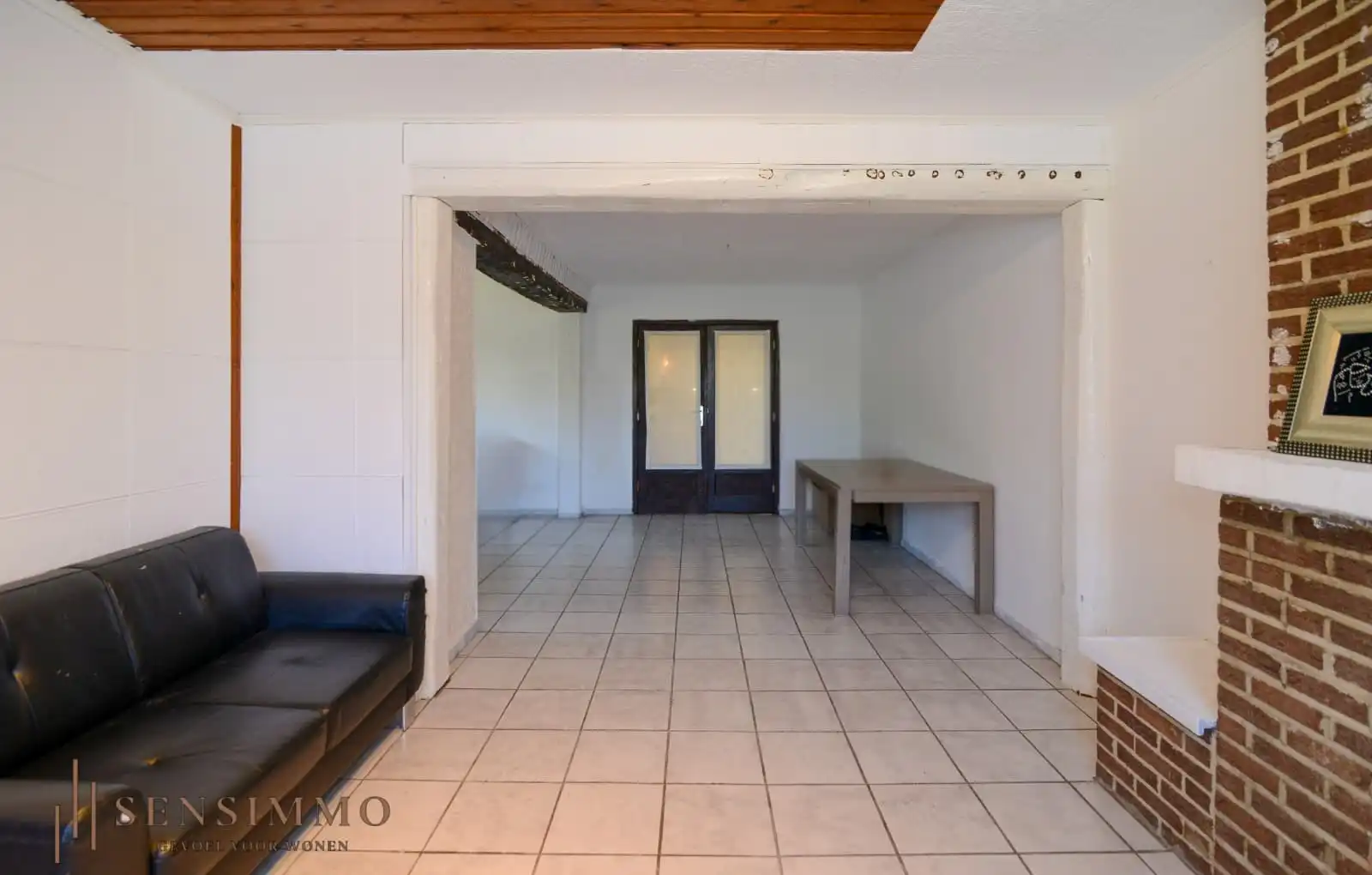Gerenoveerde 4 slaapkamer woning met zonneanepelen en verzorgde tuin foto 6