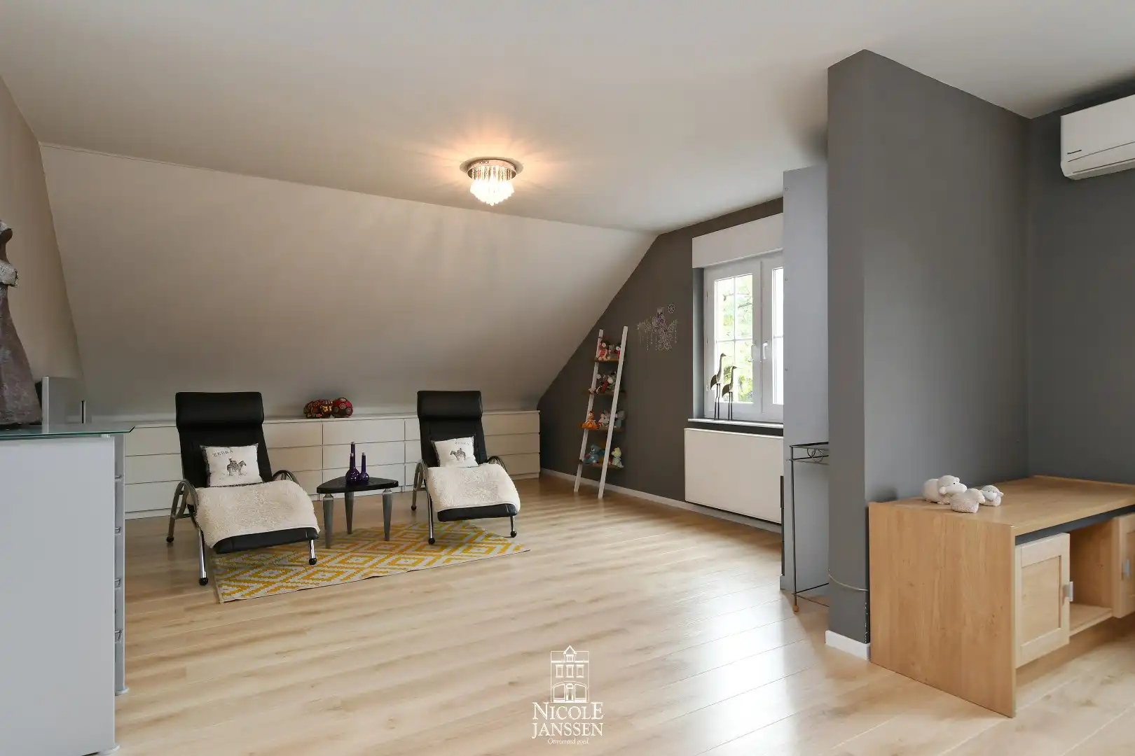 Zeer ruime gezinswoning foto 18