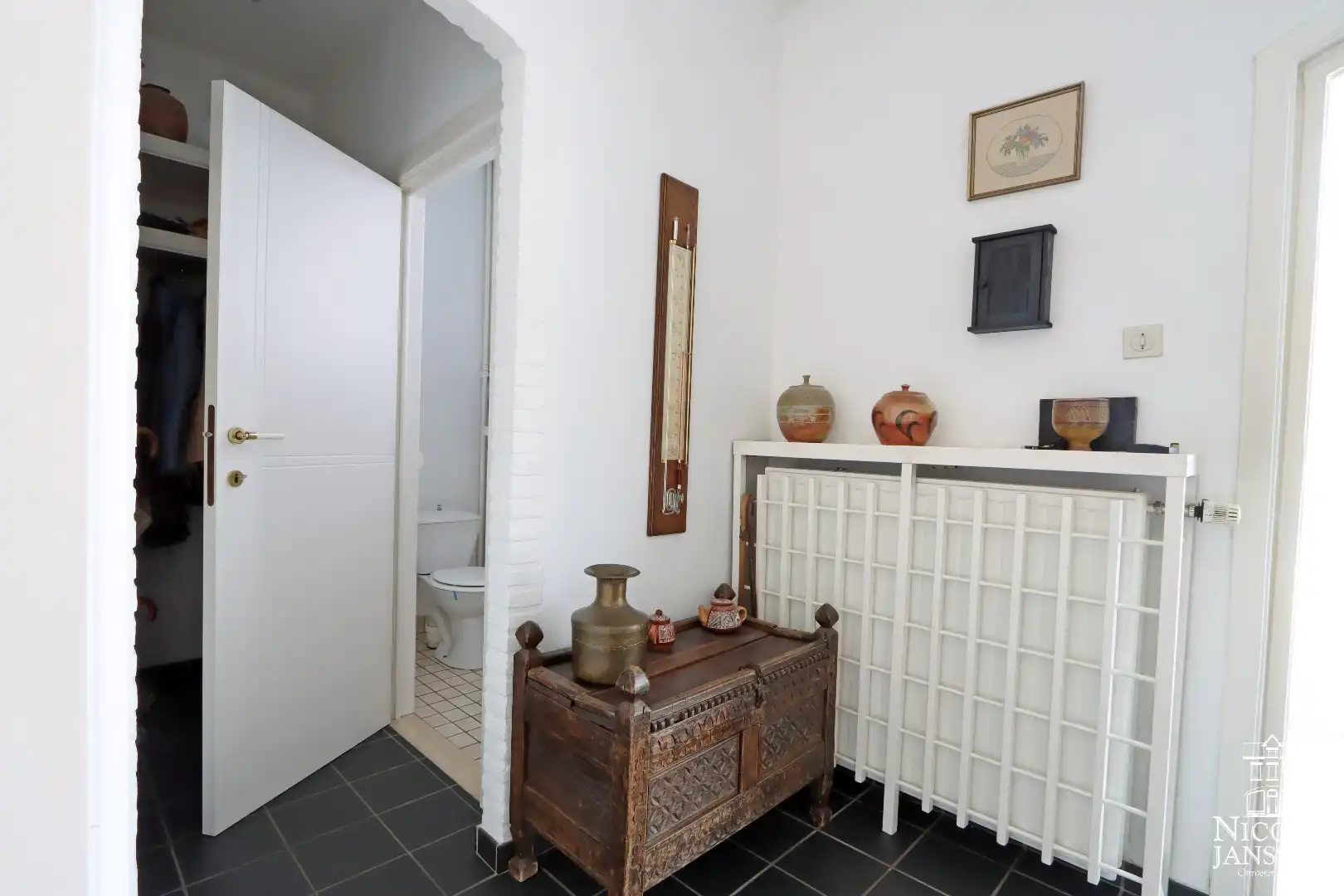 Verrassend ruime gezinswoning met prachtige diepe tuin foto 3