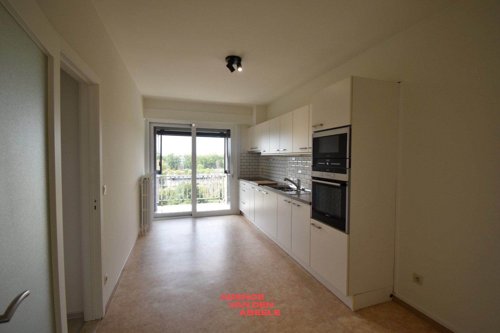 Appartement met 3 slaapkamers, 2 terrassen en garage foto 4