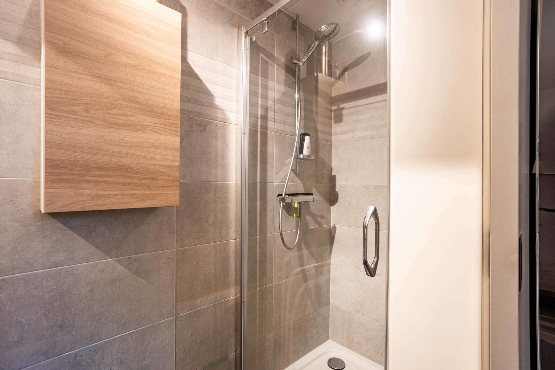 Gelijkvloers kantoor/praktijkruimte bij station Denderleeuw foto 20