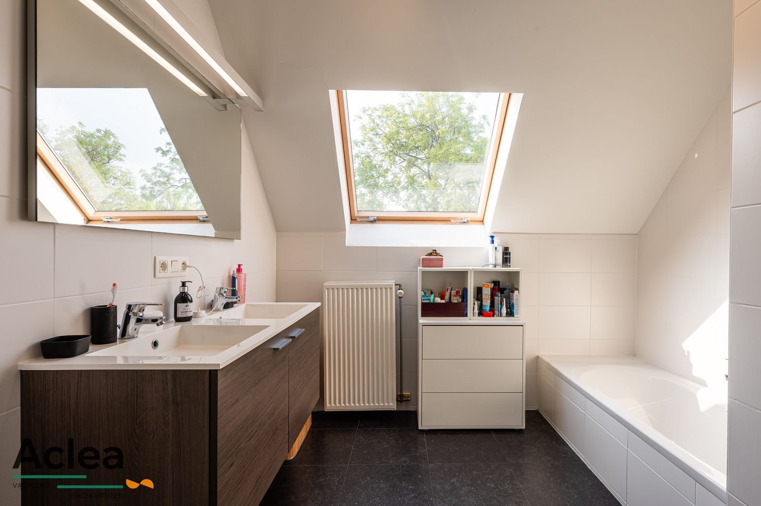 Lichtrijk, ruim duplex-appartement foto 23