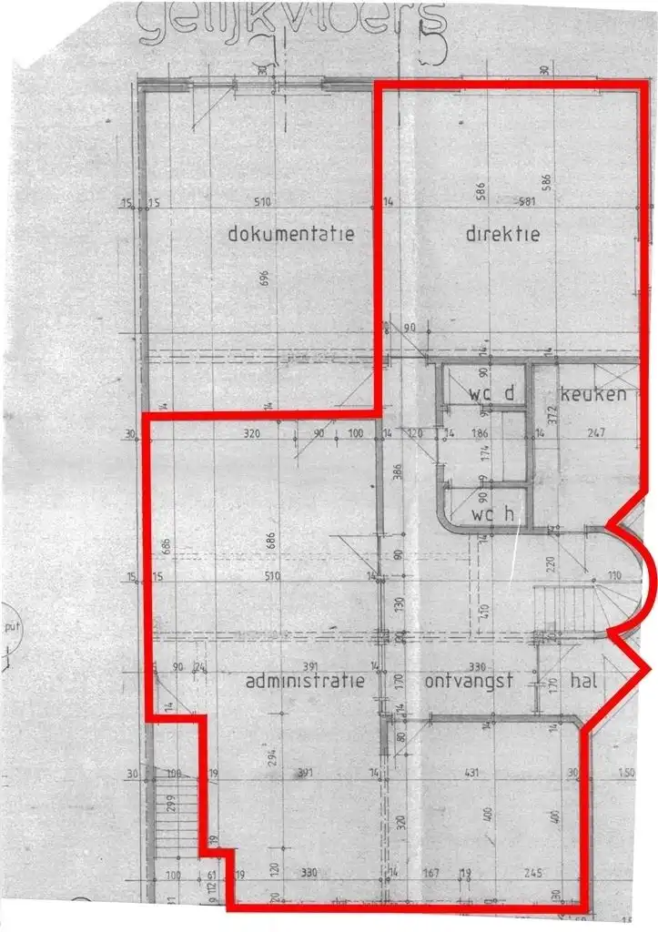 Gelijkvloerse handels/kantoorruimte,veel parkeergelegenheid. foto 16