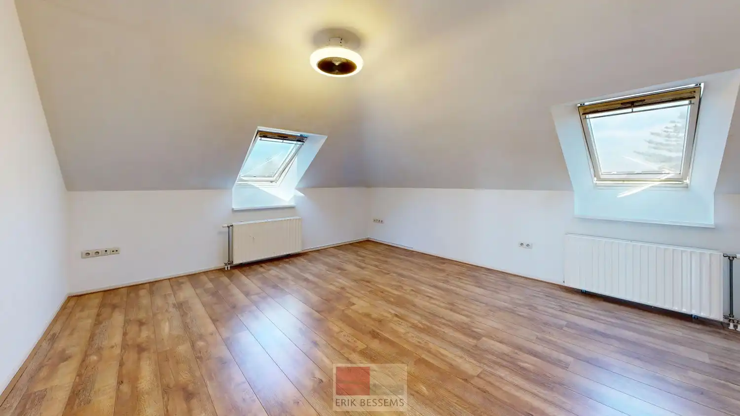 Gezellig 1-slaapkamer dakappartement met ruime leefruimte / open keuken ZONDER LIFT foto 4