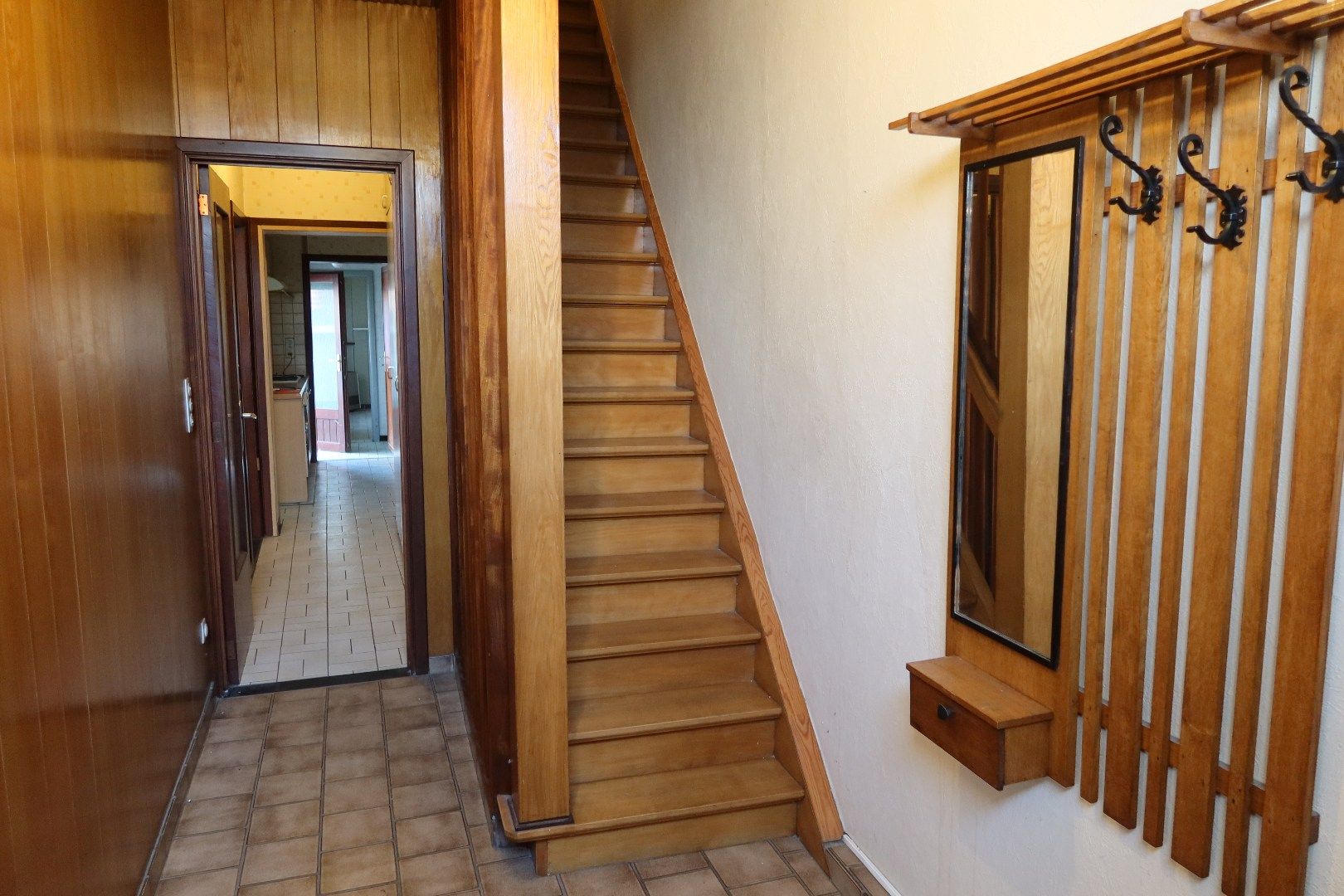 Te renoveren woning met 3 tot 4 slk en tuin foto 2