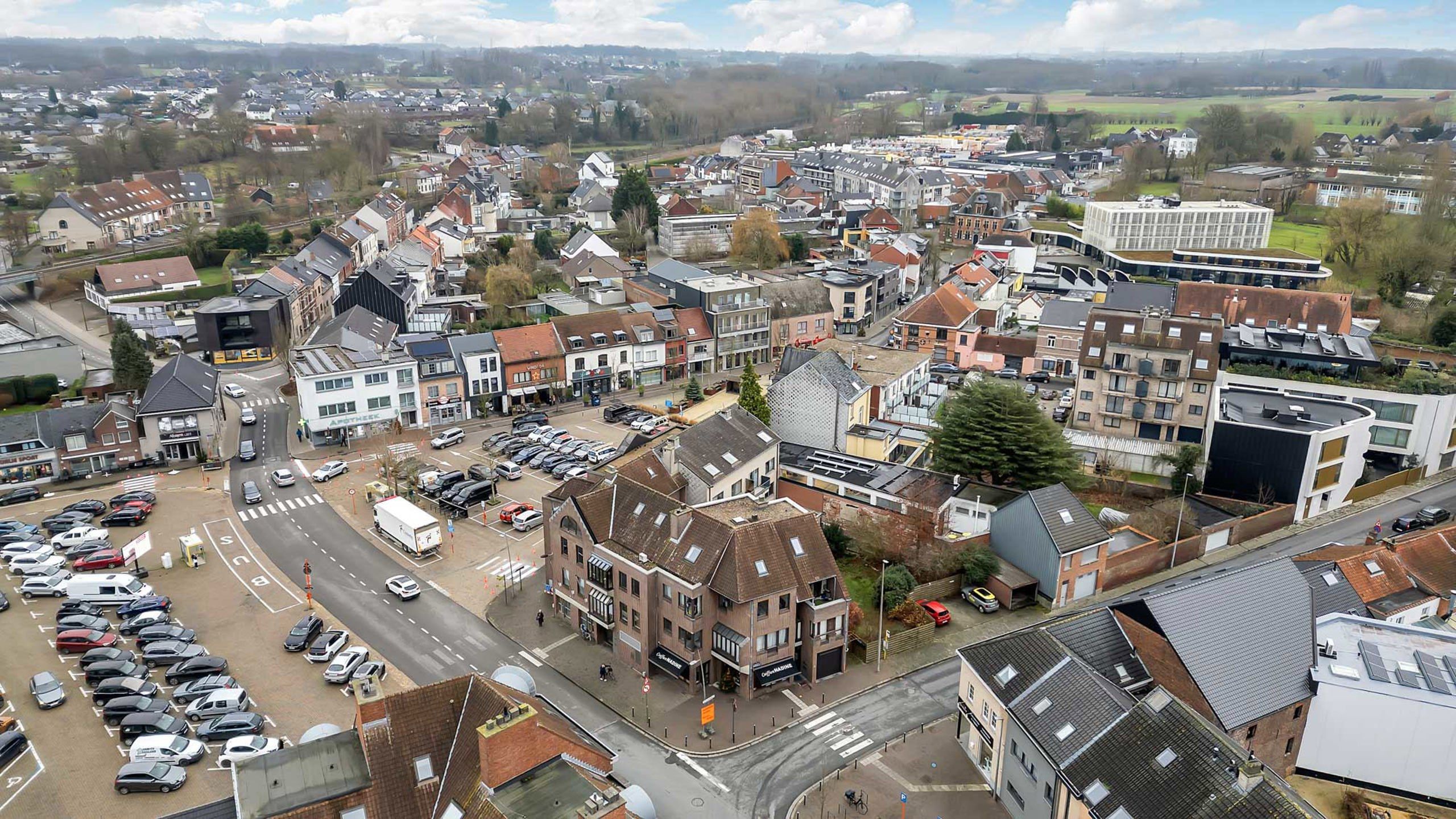 Handelszaak met duplex te koop in centrum Ternat foto 13