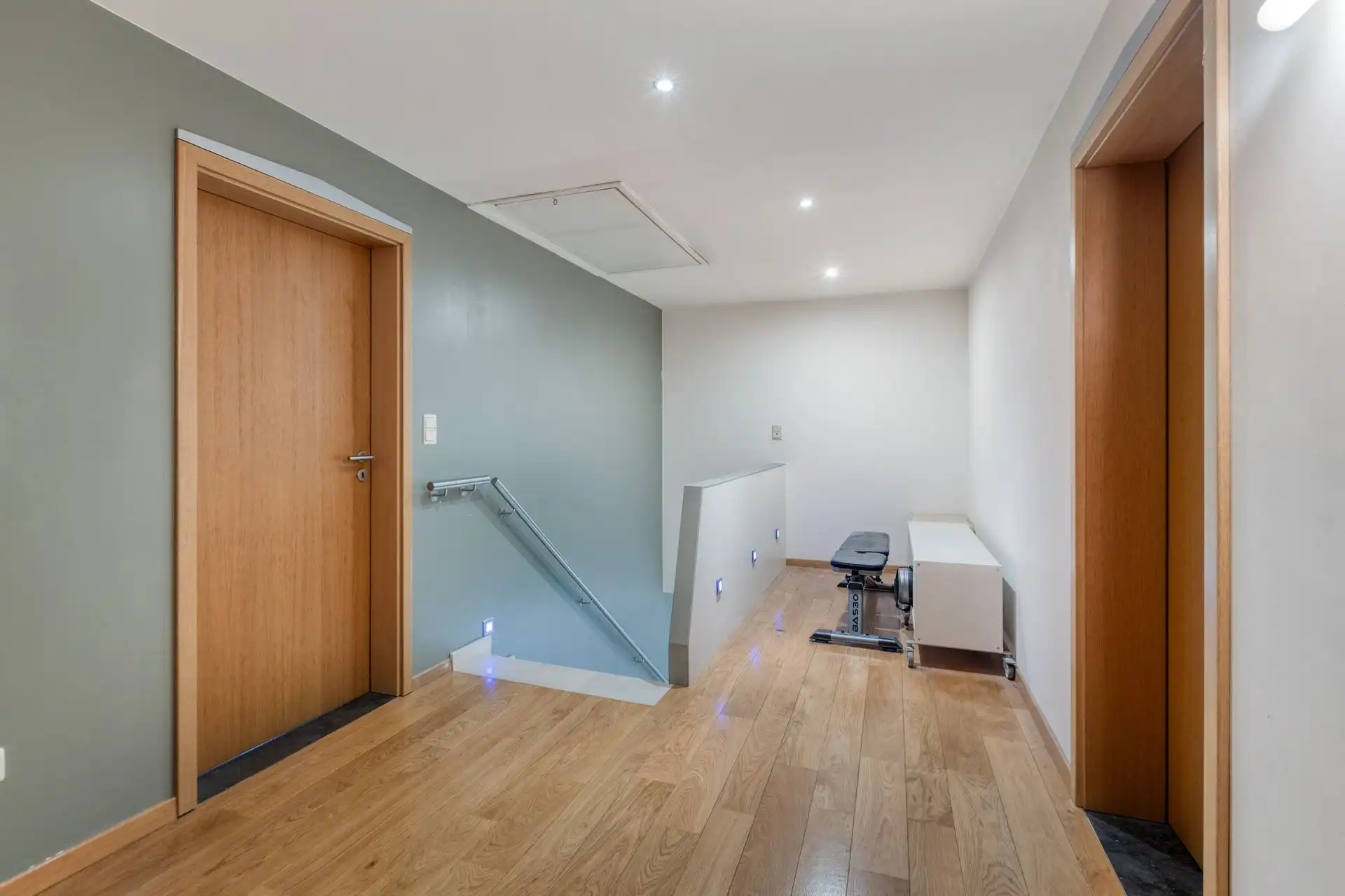 Ruime woning met maar liefst 4 slaapkamers én praktijkruimte in Maasmechelen! foto 14