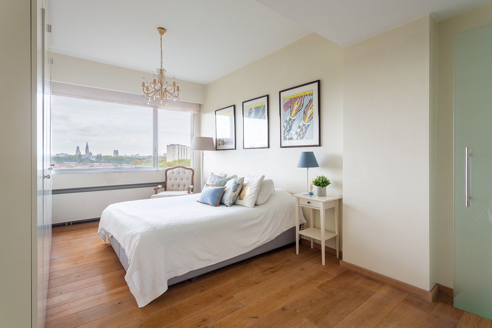 Instapklaar hoekappartement (150 m²) met veel lichtinval op de zevende verdieping foto 12