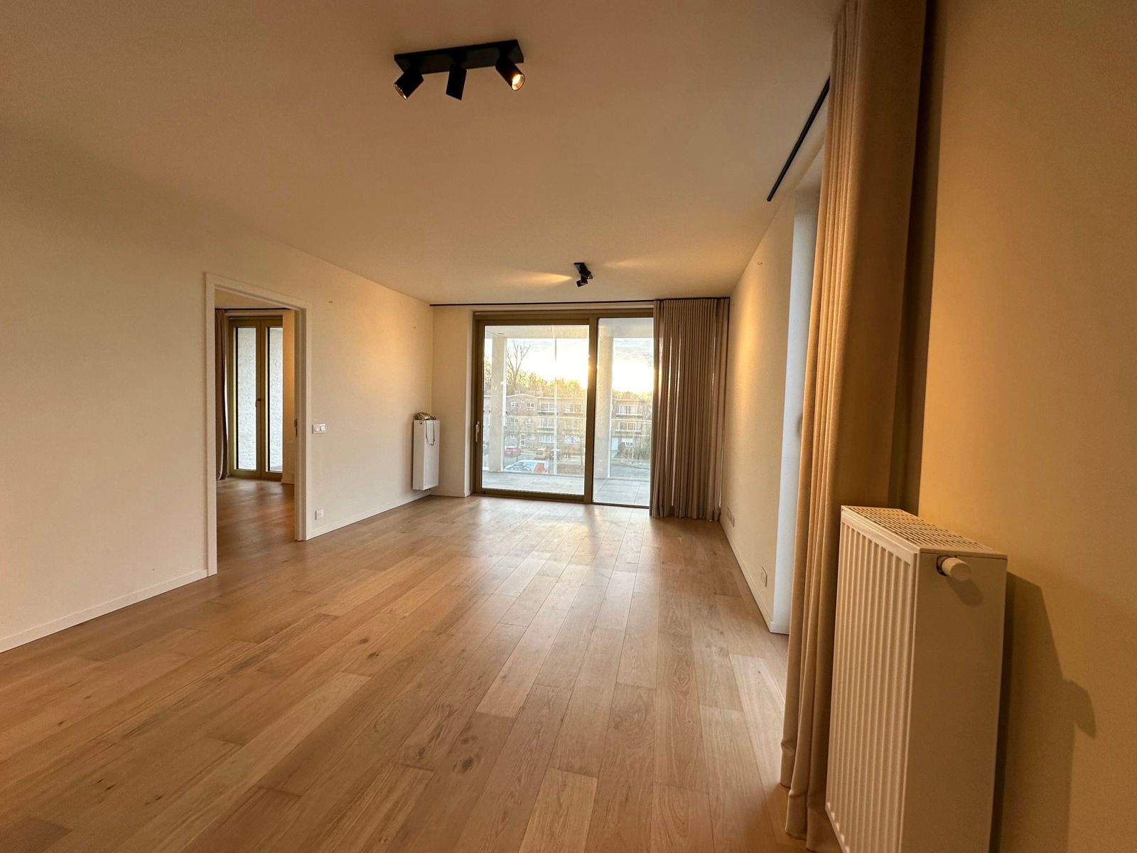 Instapklaar 1-slaapkamerappartement + parking op Marktplein foto 9