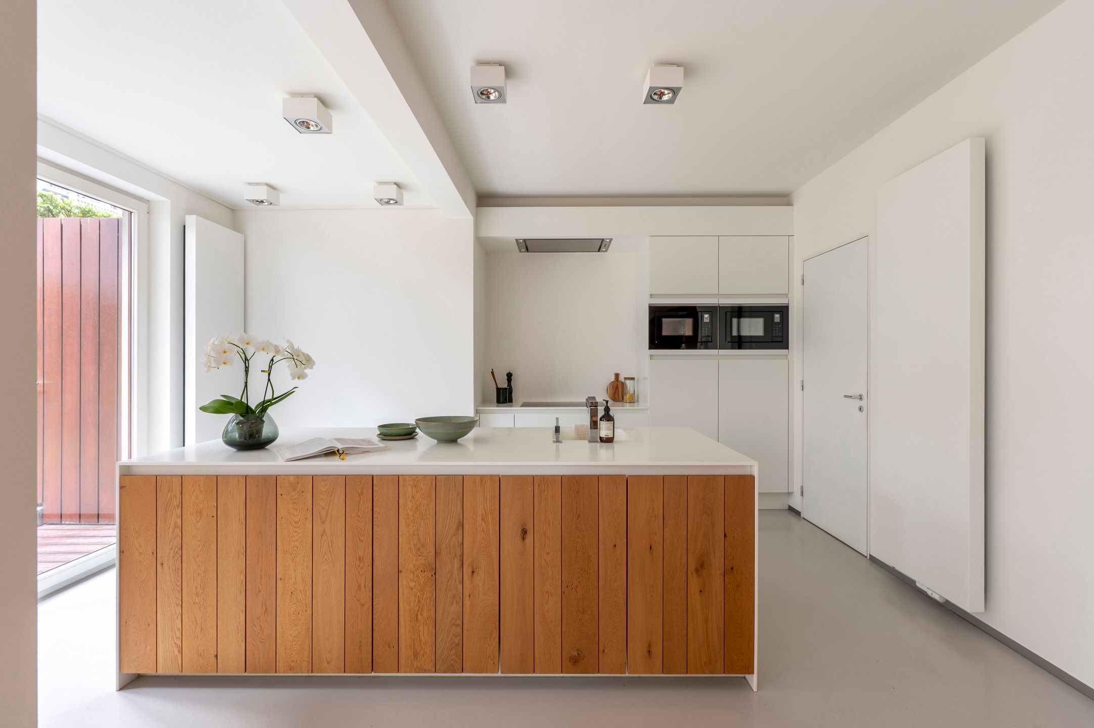 Gelijkvloers appartement met een zuidgerichte tuin! foto 2