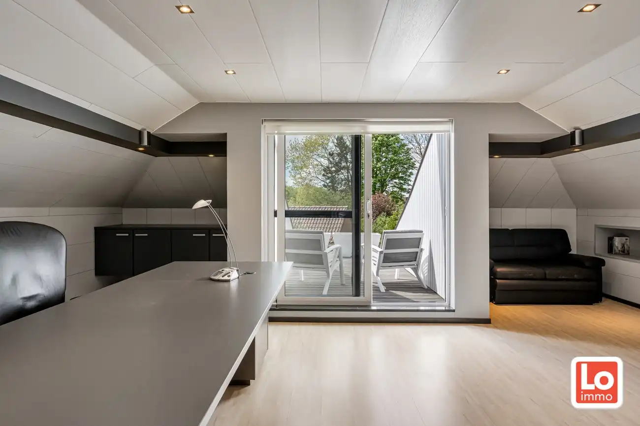 Instap klare open woning met inpandige dubbele garage én zwembad op een rustige locatie nabij het centrum van Zaffelare! foto 28
