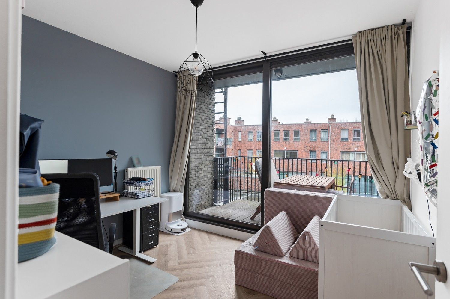 Ruim en recent 2 slaapkamer appartement te koop op 'den Dam'! foto 11