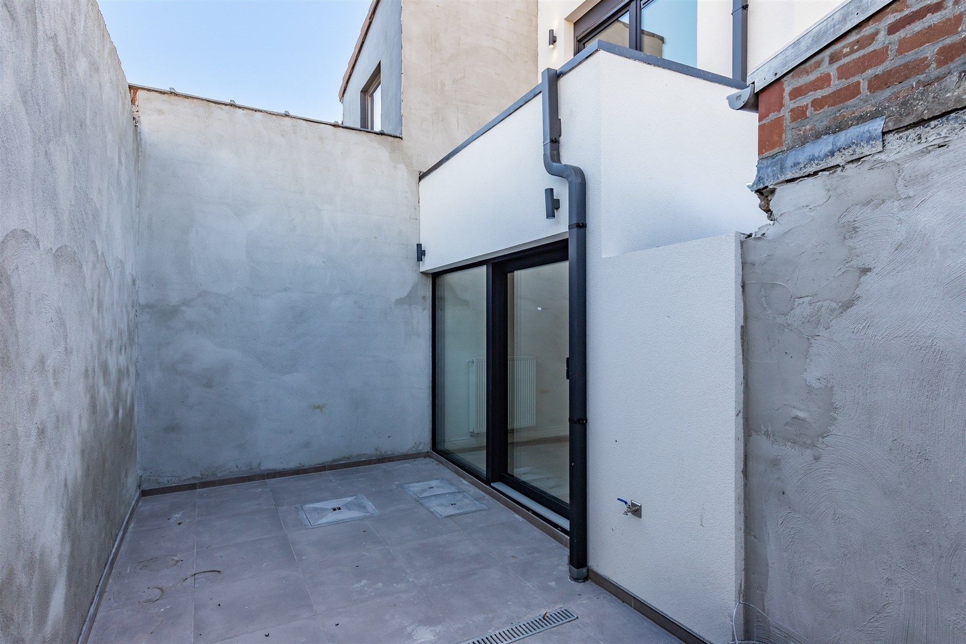 Top gerenoveerde woning met 3 slks en buitenruimte foto 21
