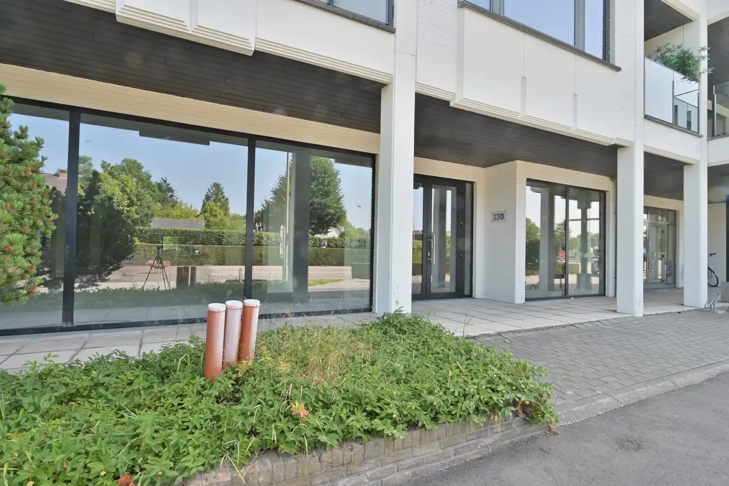 Unieke kans op topligging in Hasselt – Laatste 2 gelijkvloerse commerciële ruimtes te koop (vanaf 295 m²) foto 8