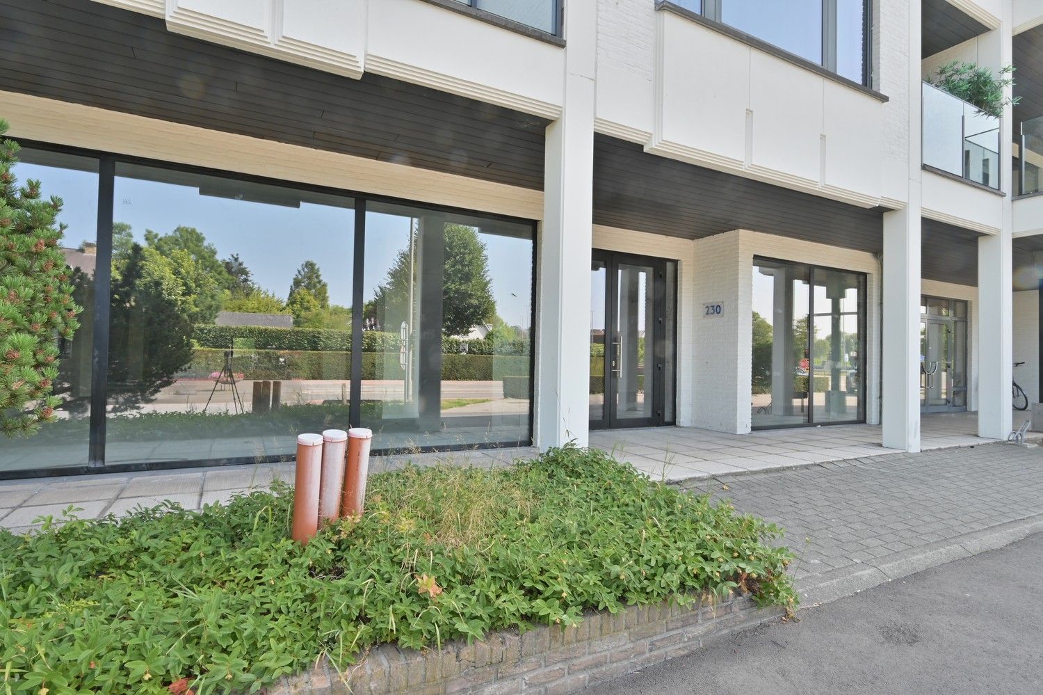 Unieke kans op topligging in Hasselt – Laatste 2 gelijkvloerse commerciële ruimtes te koop (vanaf 295 m²) foto 8