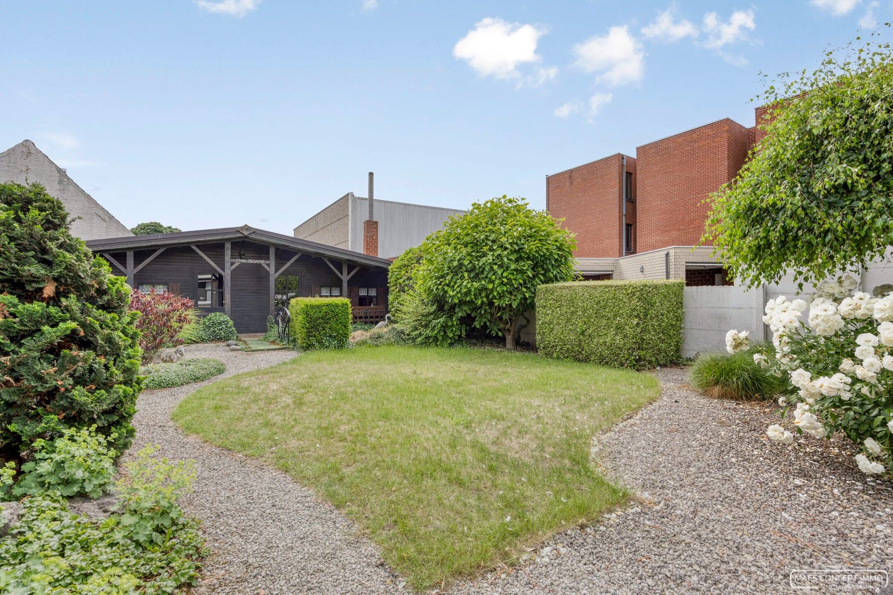 Handelsruimte met woning op topligging in Zulte foto 22