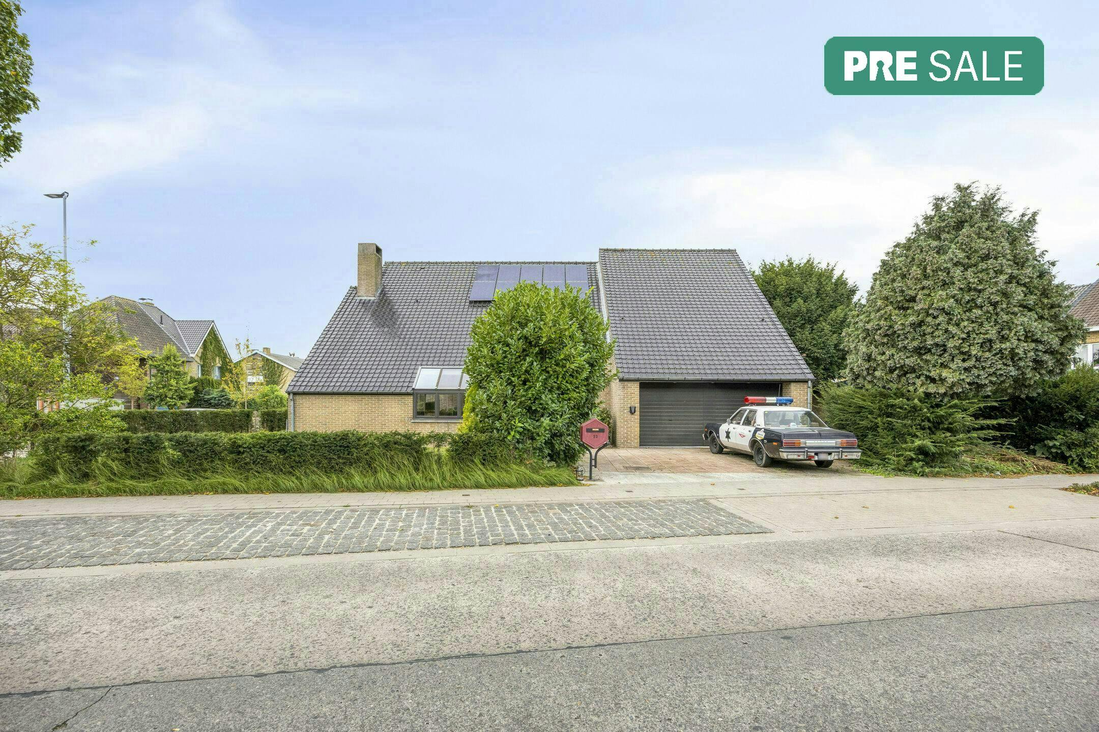 Hoofdfoto van de publicatie: Ruim huis langs de Akkerstraat te Sint-Kruis (Brugge)