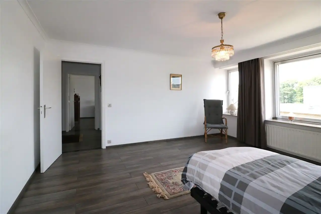 Ruime living, twee grote slpk., zuidterras, in centrum  foto 15