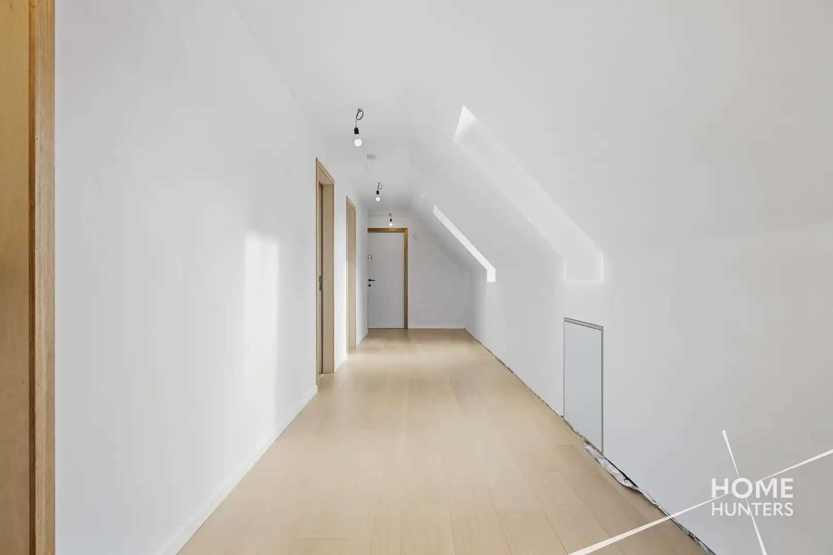 Karaktervolle landelijke woning,volledig vernieuwd en klaar voor de laatste persoonlijke afwerking foto 25