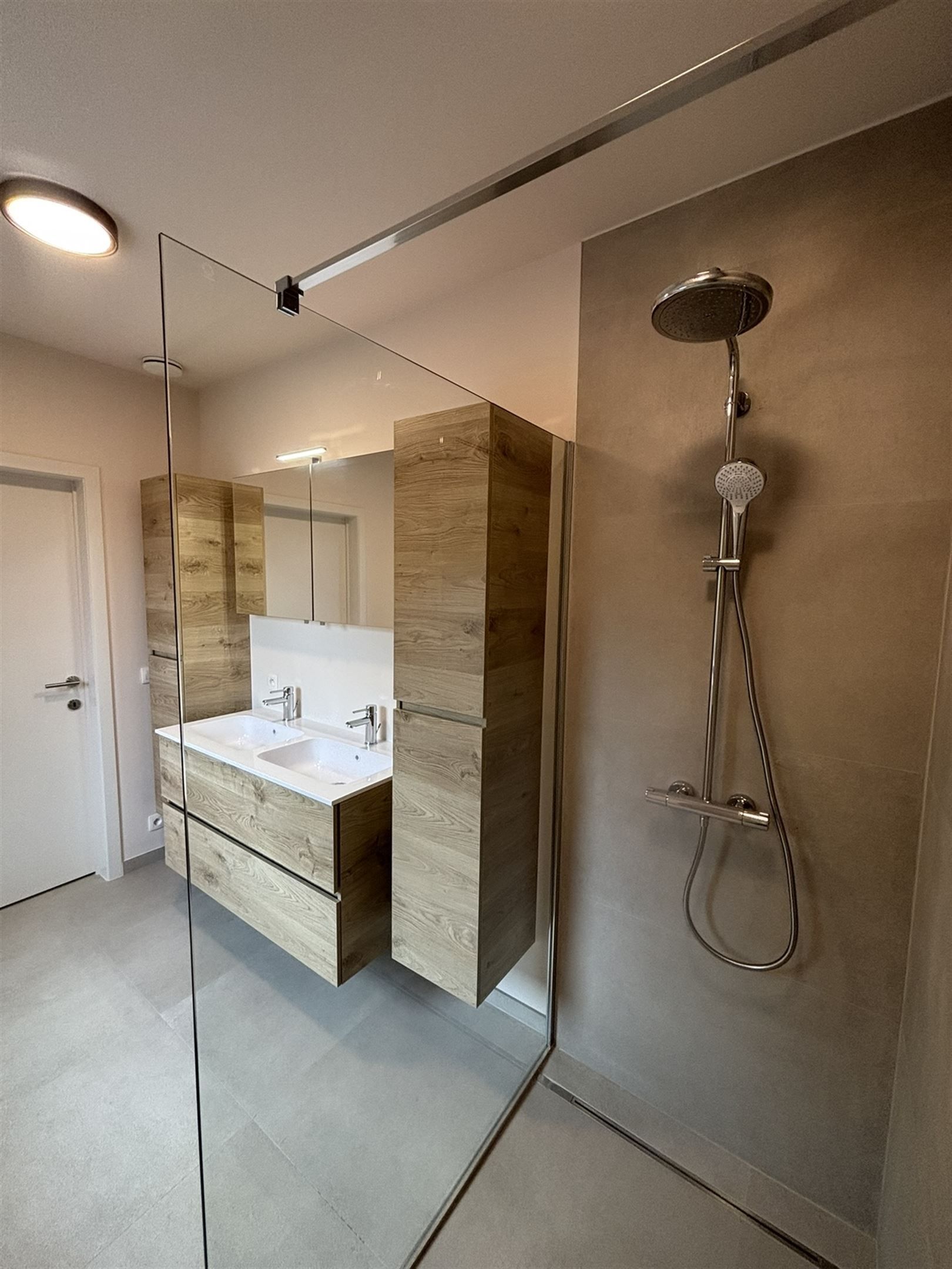 Stadswoning met 3 slaapkamers met carport foto 12