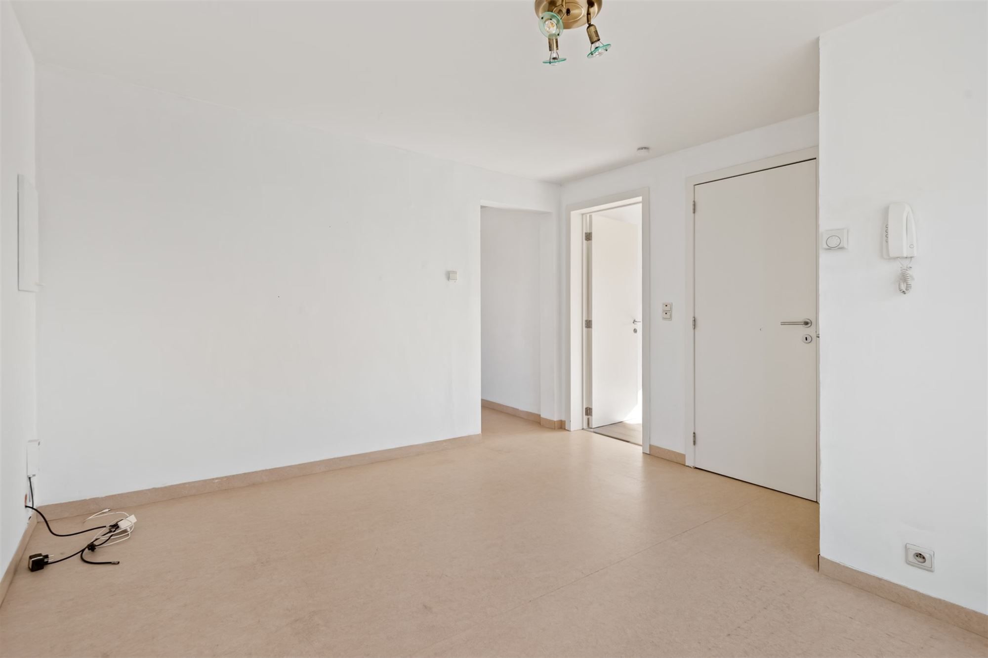 Op te frissen appartement met 1 slaapkamer op de 1ste verdieping foto 5