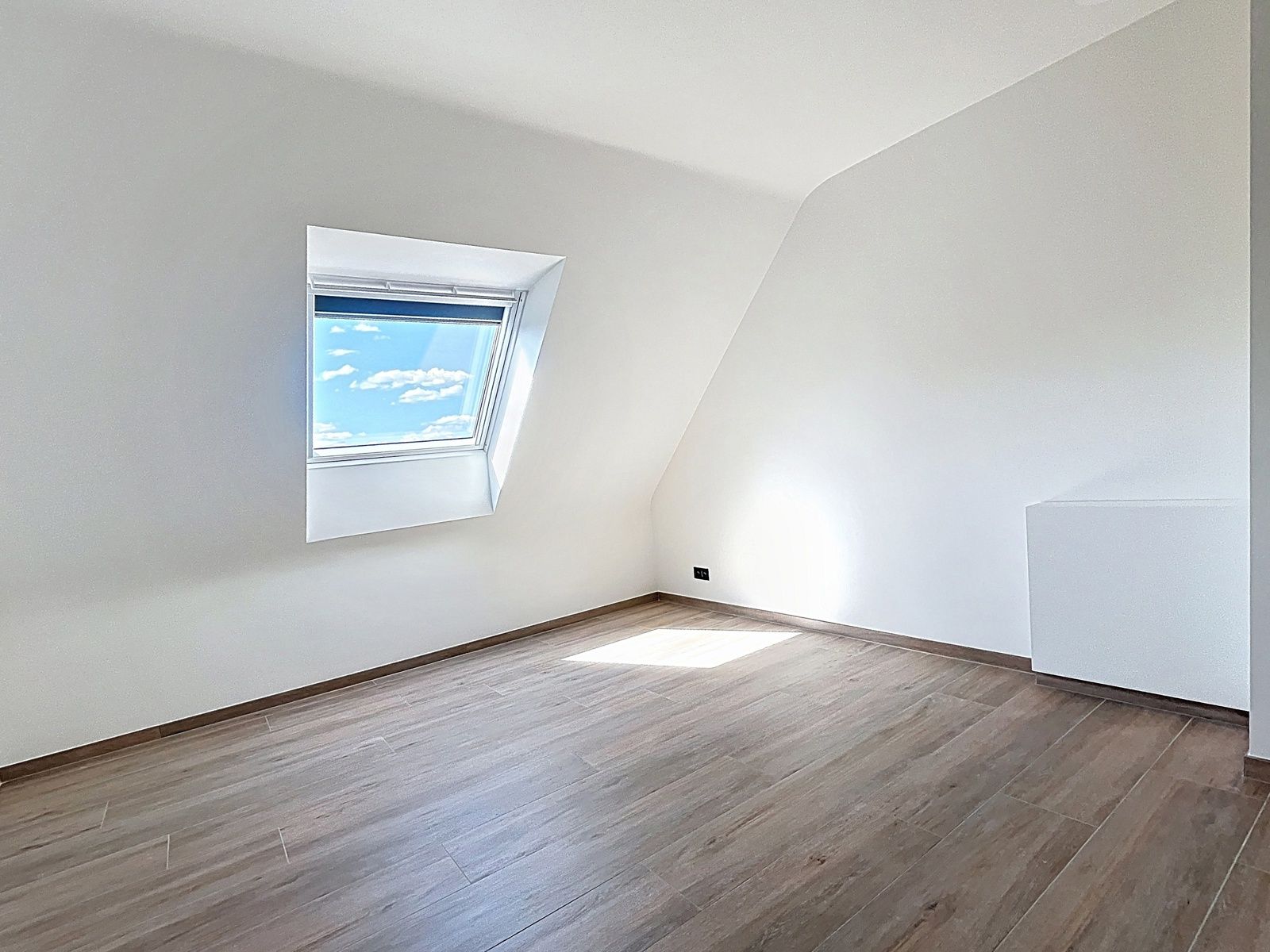 BEN Duplex app met 3 slpks -- 2bdks en terras foto 18