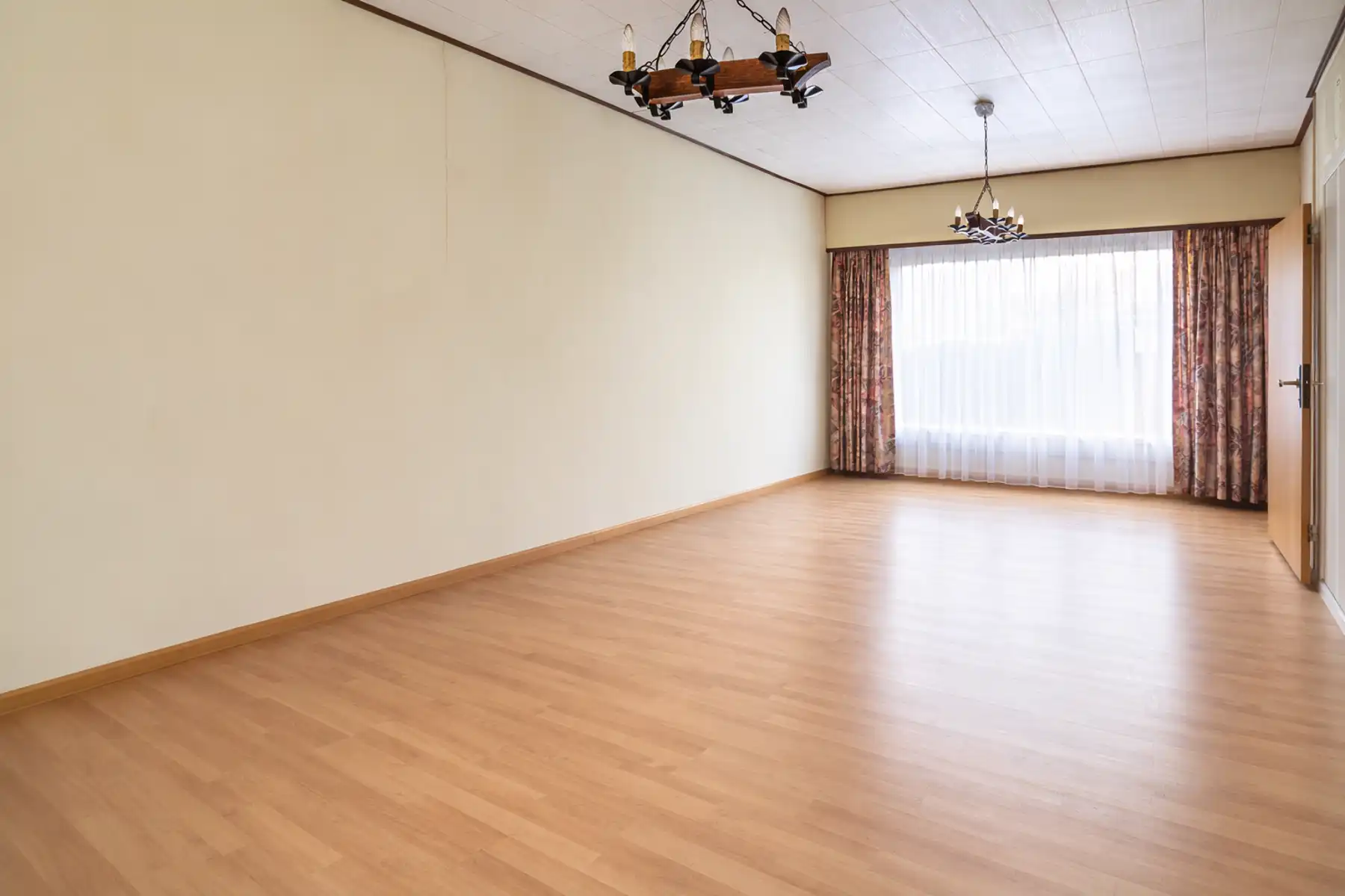 Handelspand + woonst: interessante totaalrenovatie in Rumst foto 4