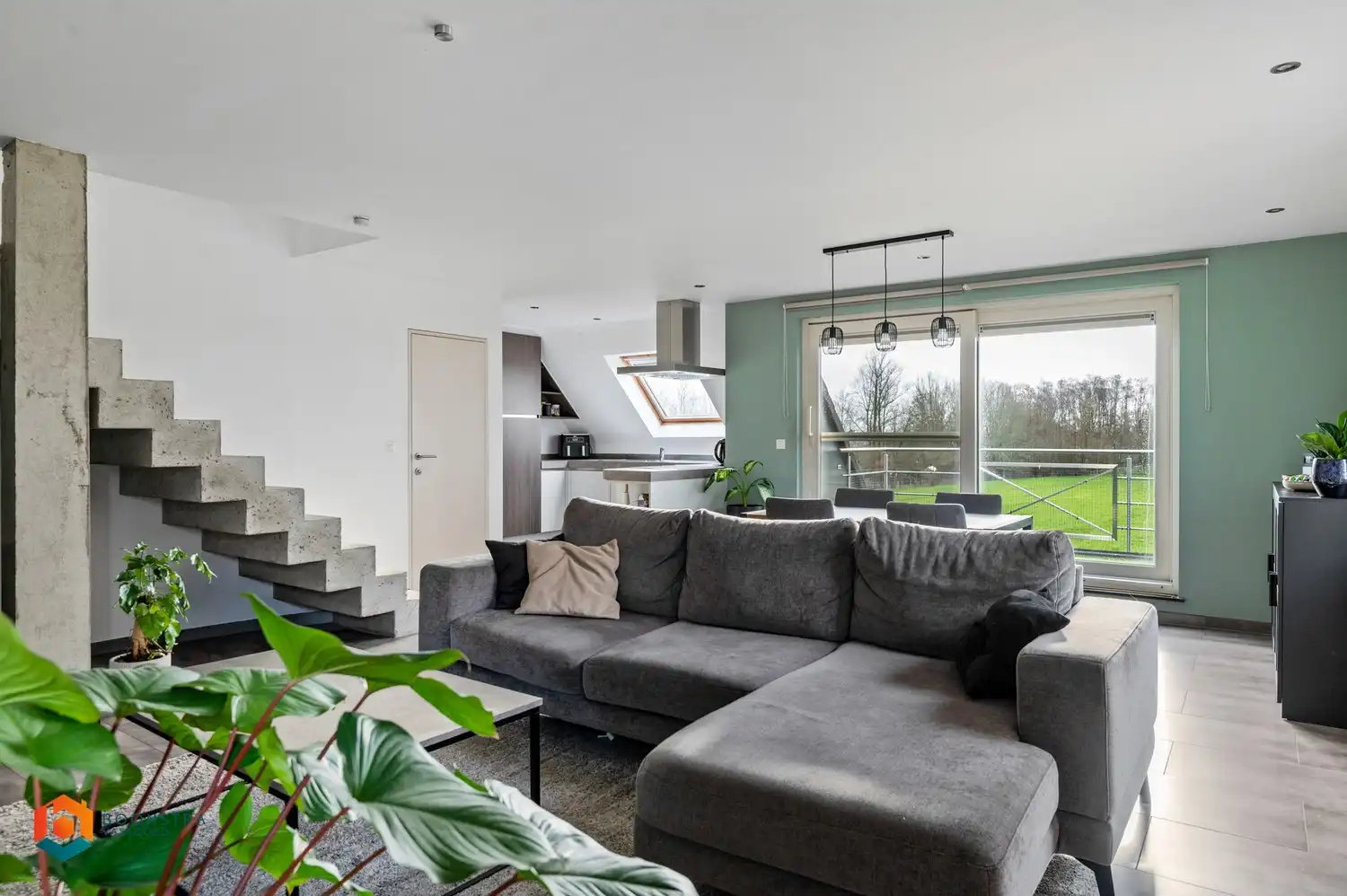 Lichtrijk duplexappartement met 2 slpkrs te Putte foto 3