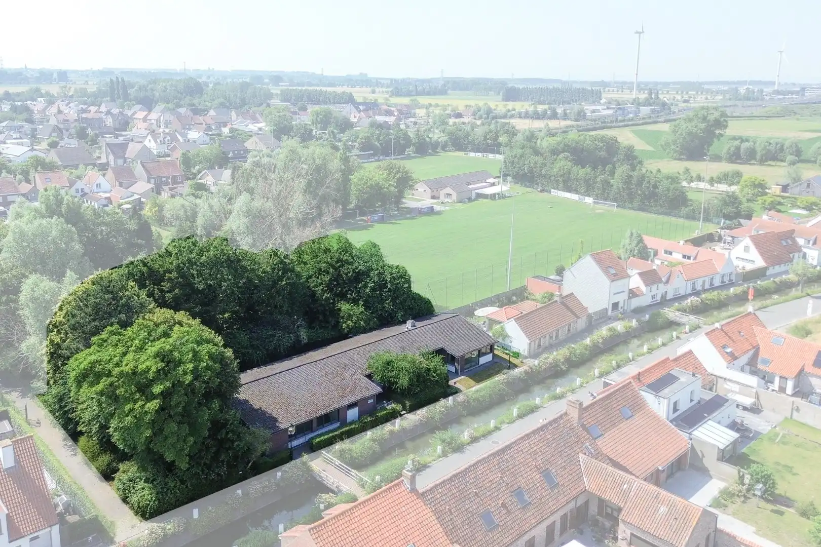 Voormalig dienstencentrum met ruime indeling en residentieel potentieel - Lissewege  foto {{pictureIndex}}