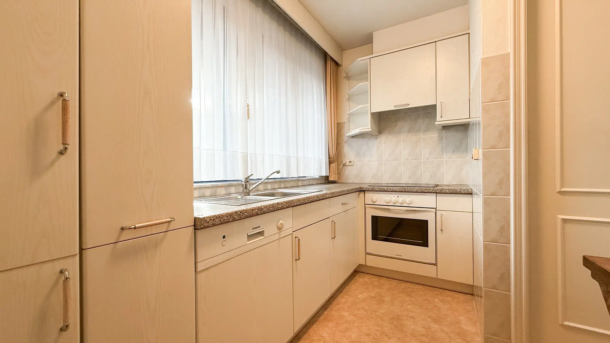 Instapklaar appartement + garagebox in het centrum v. Zolder foto 8